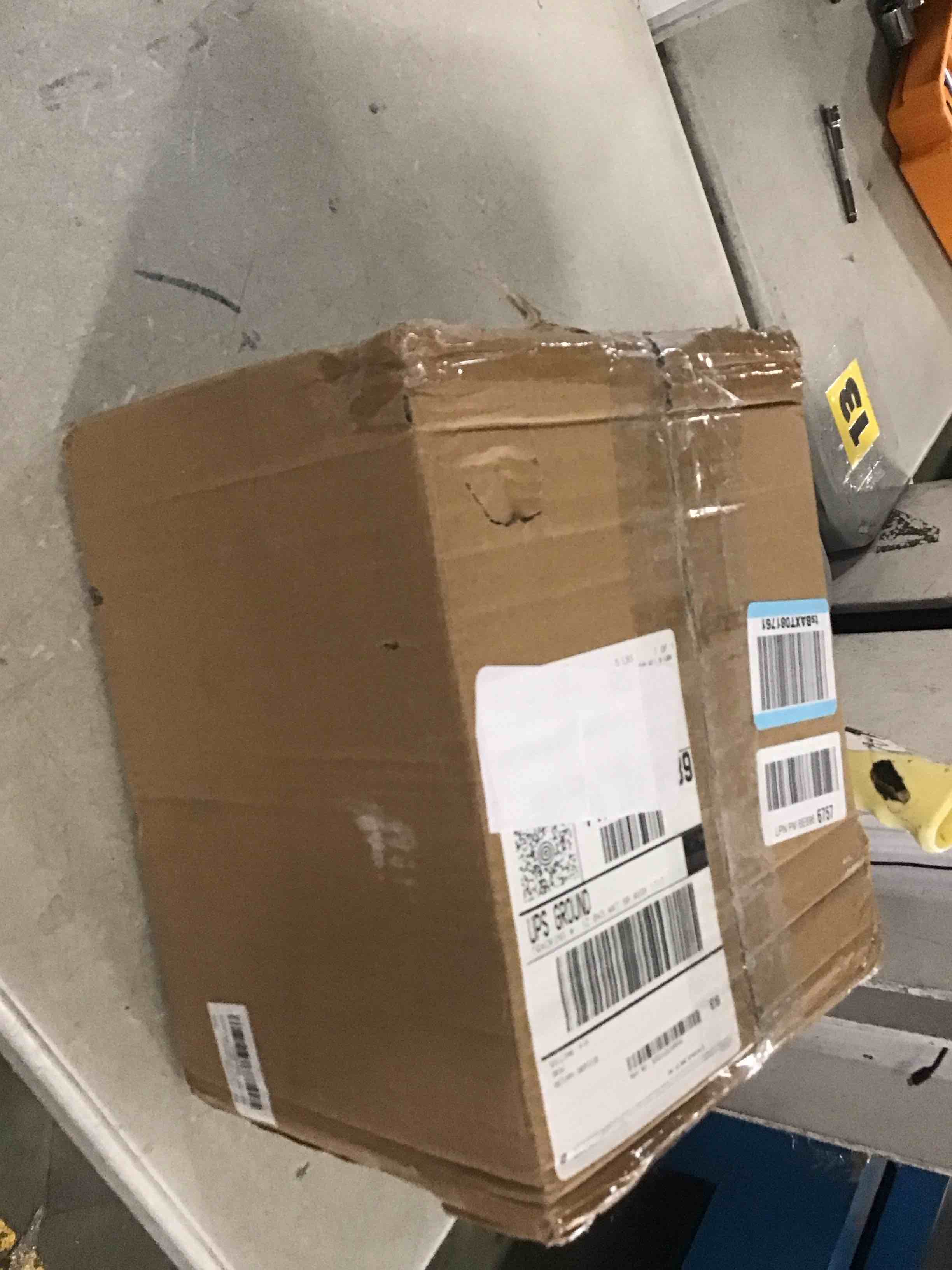 https://s3.amazonaws.com/lotting-images-prod/bidfta/GRA1706327_1736527484229.jpeg