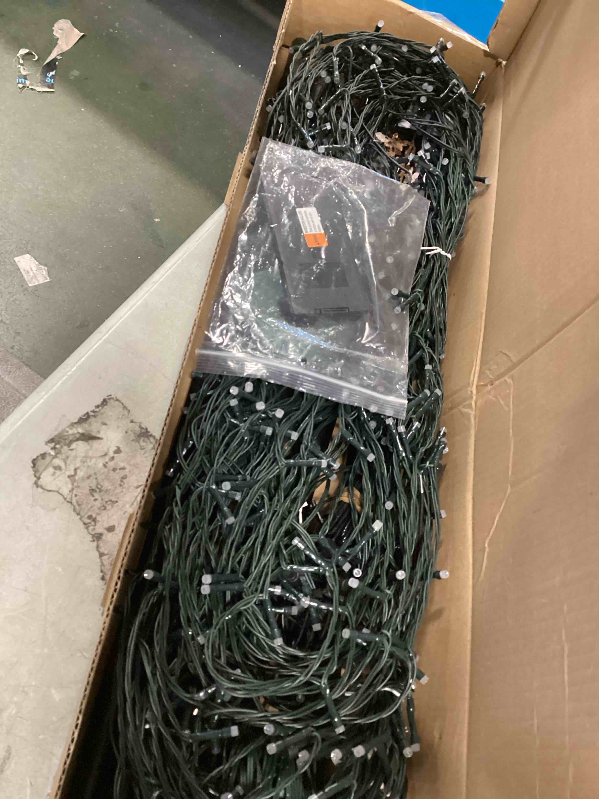 https://s3.amazonaws.com/lotting-images-prod/bidfta/GRA1707250_1736966136200.jpeg
