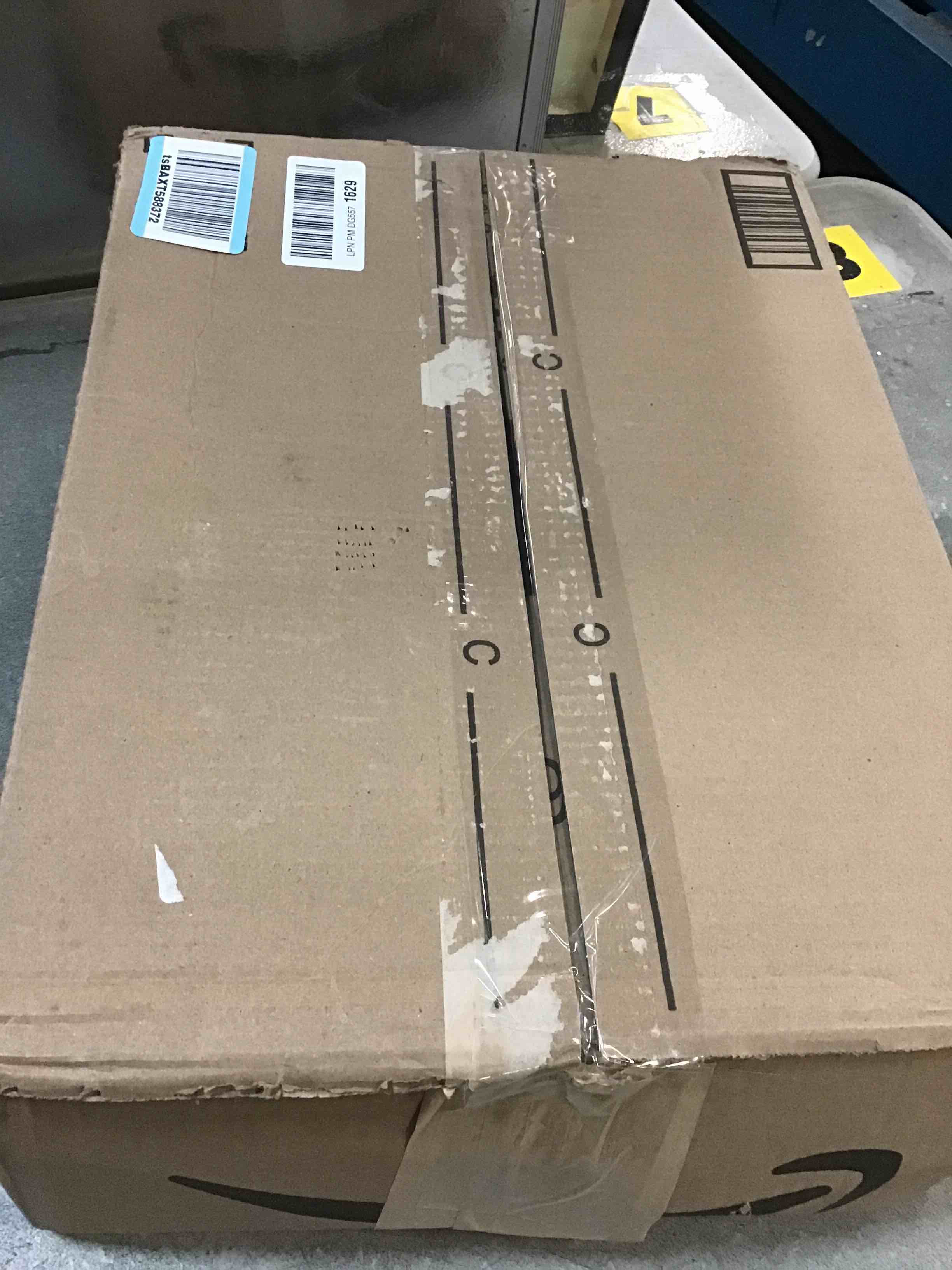 https://s3.amazonaws.com/lotting-images-prod/bidfta/GRA1707812_1737379735245.jpeg