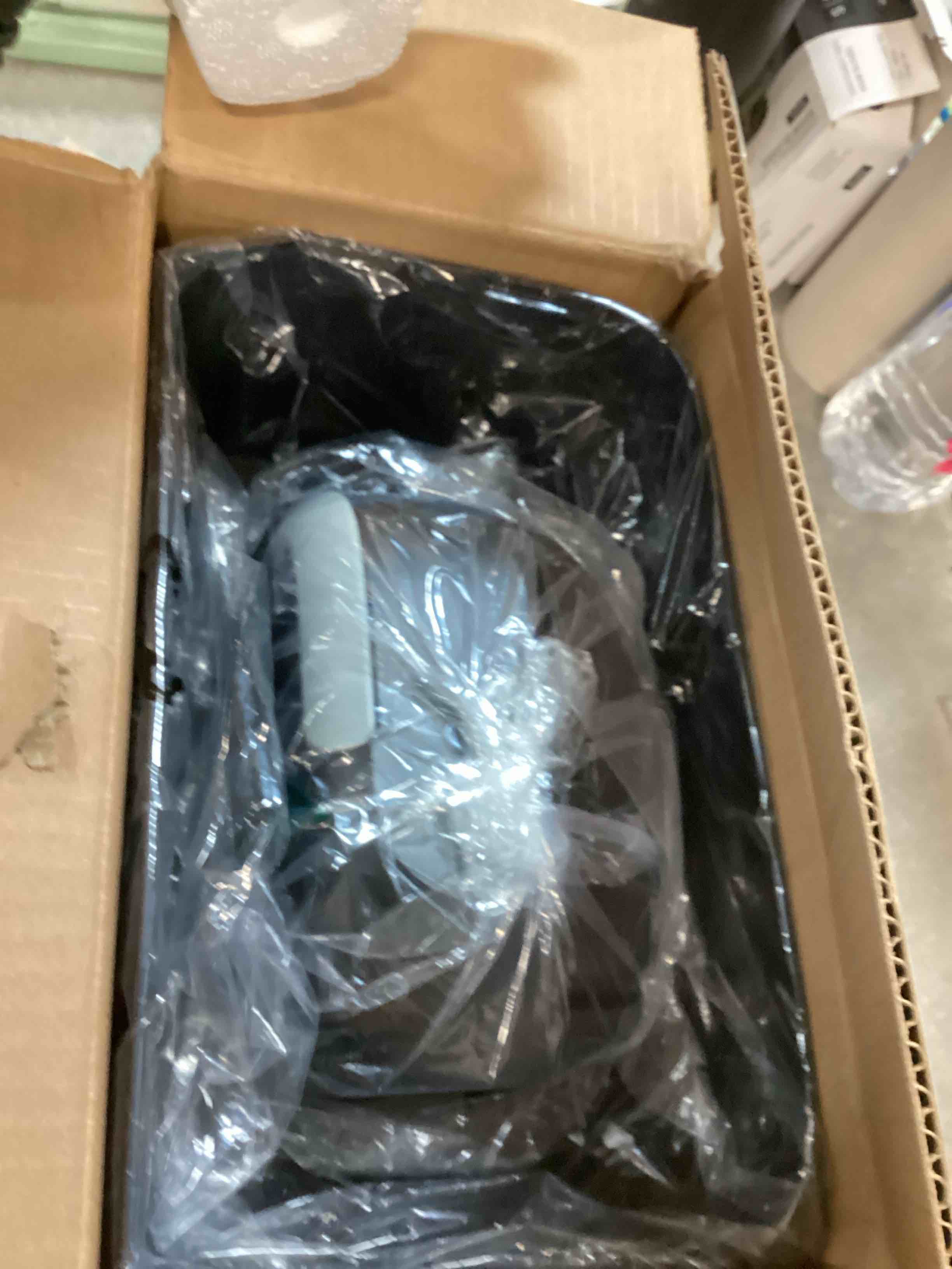 https://s3.amazonaws.com/lotting-images-prod/bidfta/GRA1708163_1734618247847.jpeg