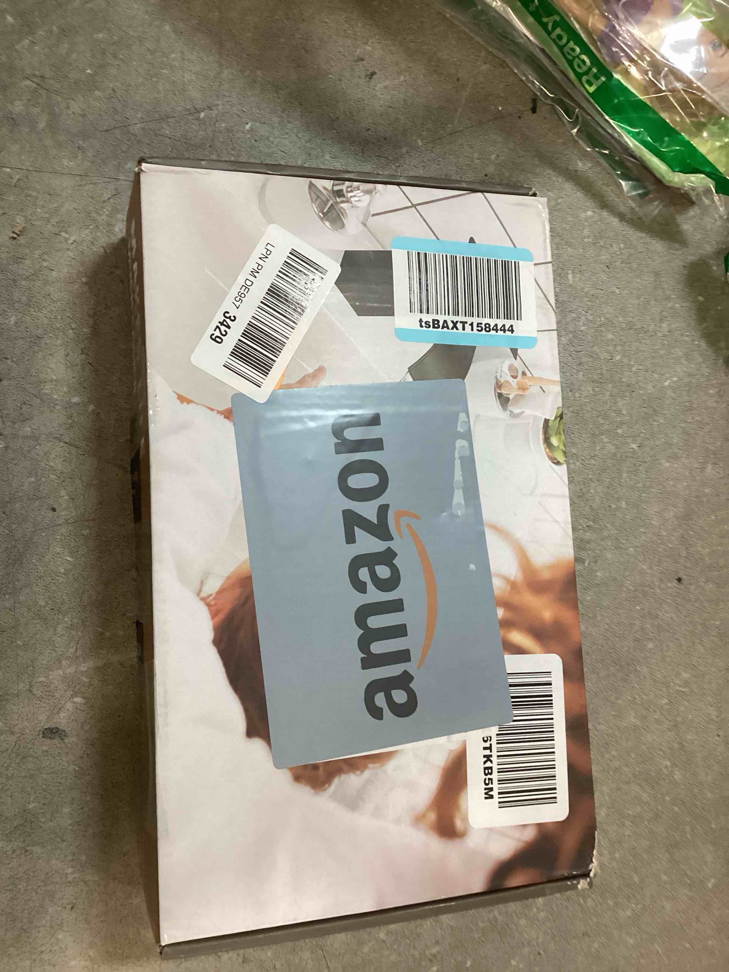 https://s3.amazonaws.com/lotting-images-prod/bidfta/GRA1708227_1734625612991.jpeg