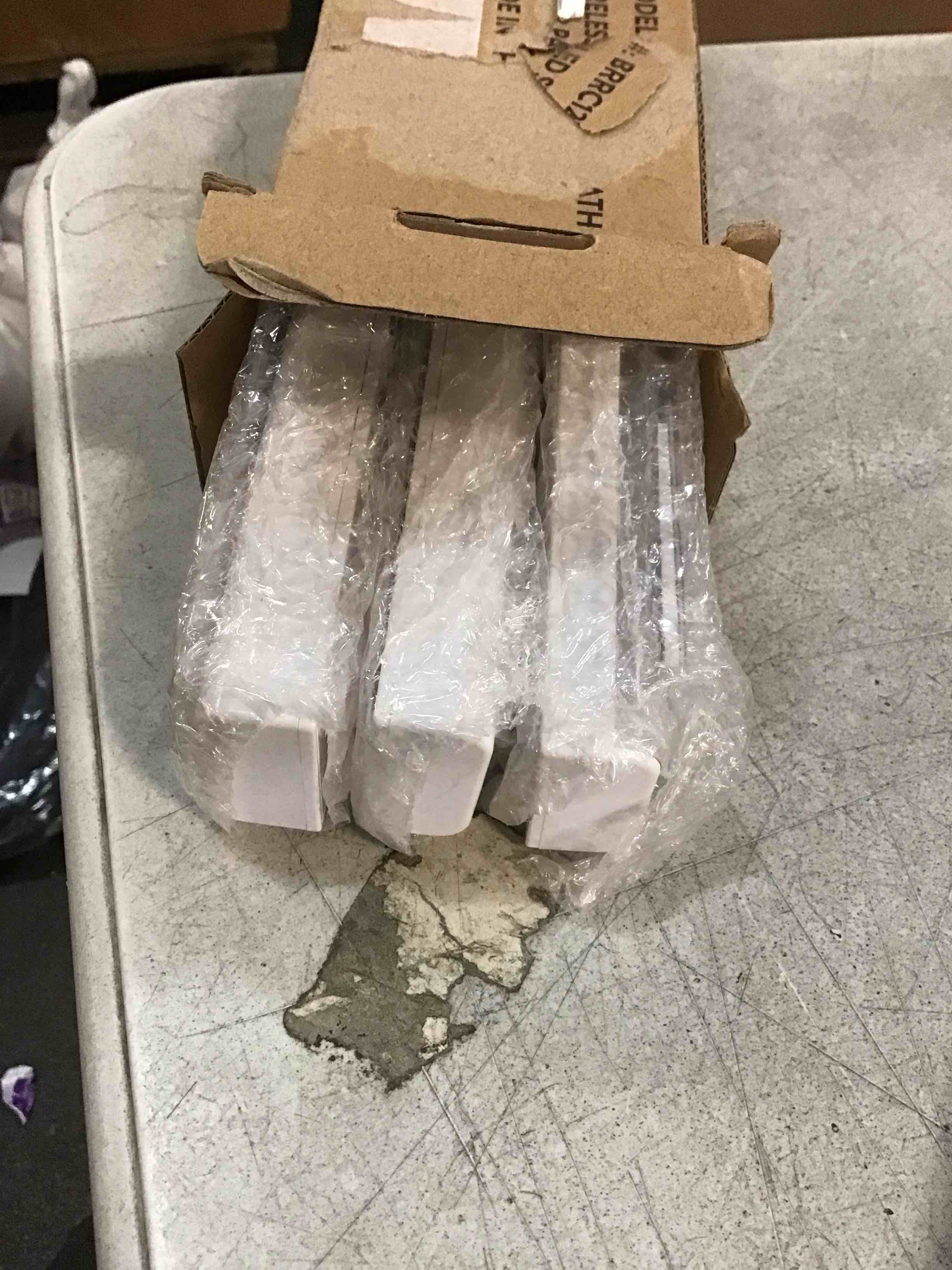 https://s3.amazonaws.com/lotting-images-prod/bidfta/GRA1708887_1735056242927.jpeg