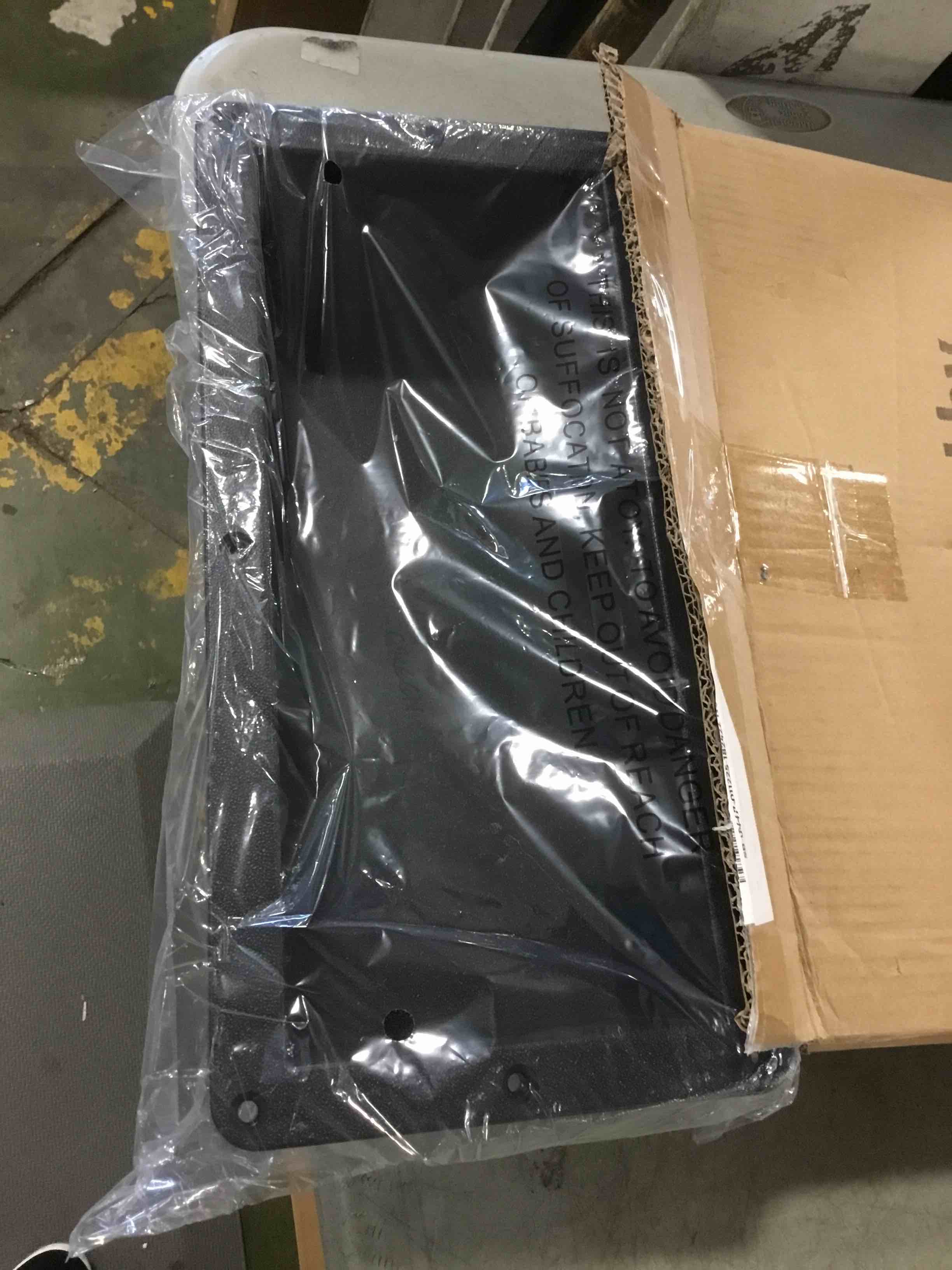https://s3.amazonaws.com/lotting-images-prod/bidfta/GRA1709204_1740751268897.jpeg