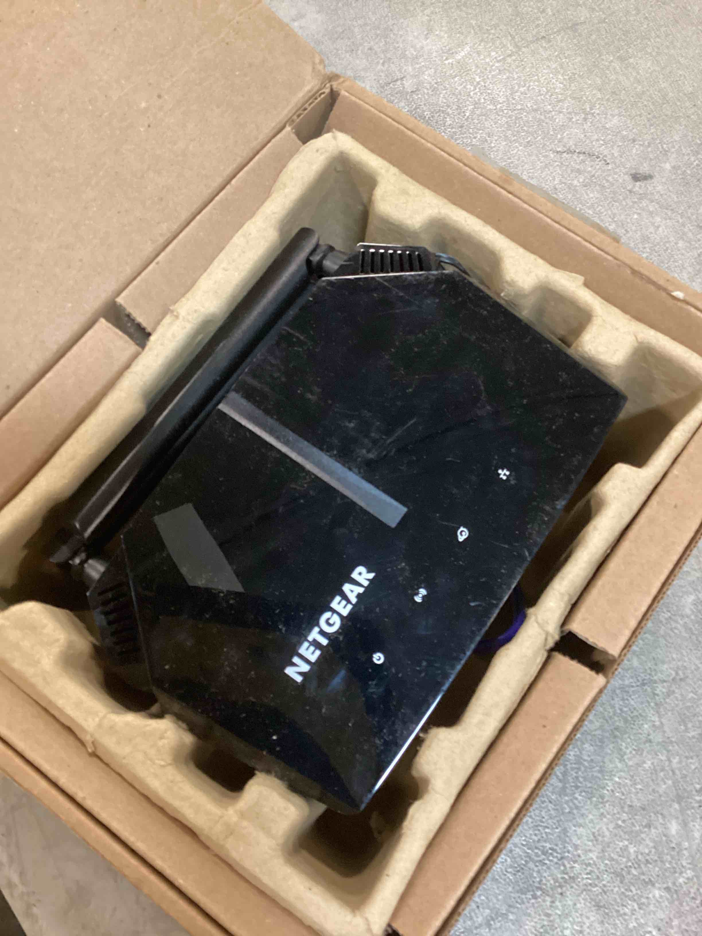 https://s3.amazonaws.com/lotting-images-prod/bidfta/GRA1711432_1734380867287.jpeg