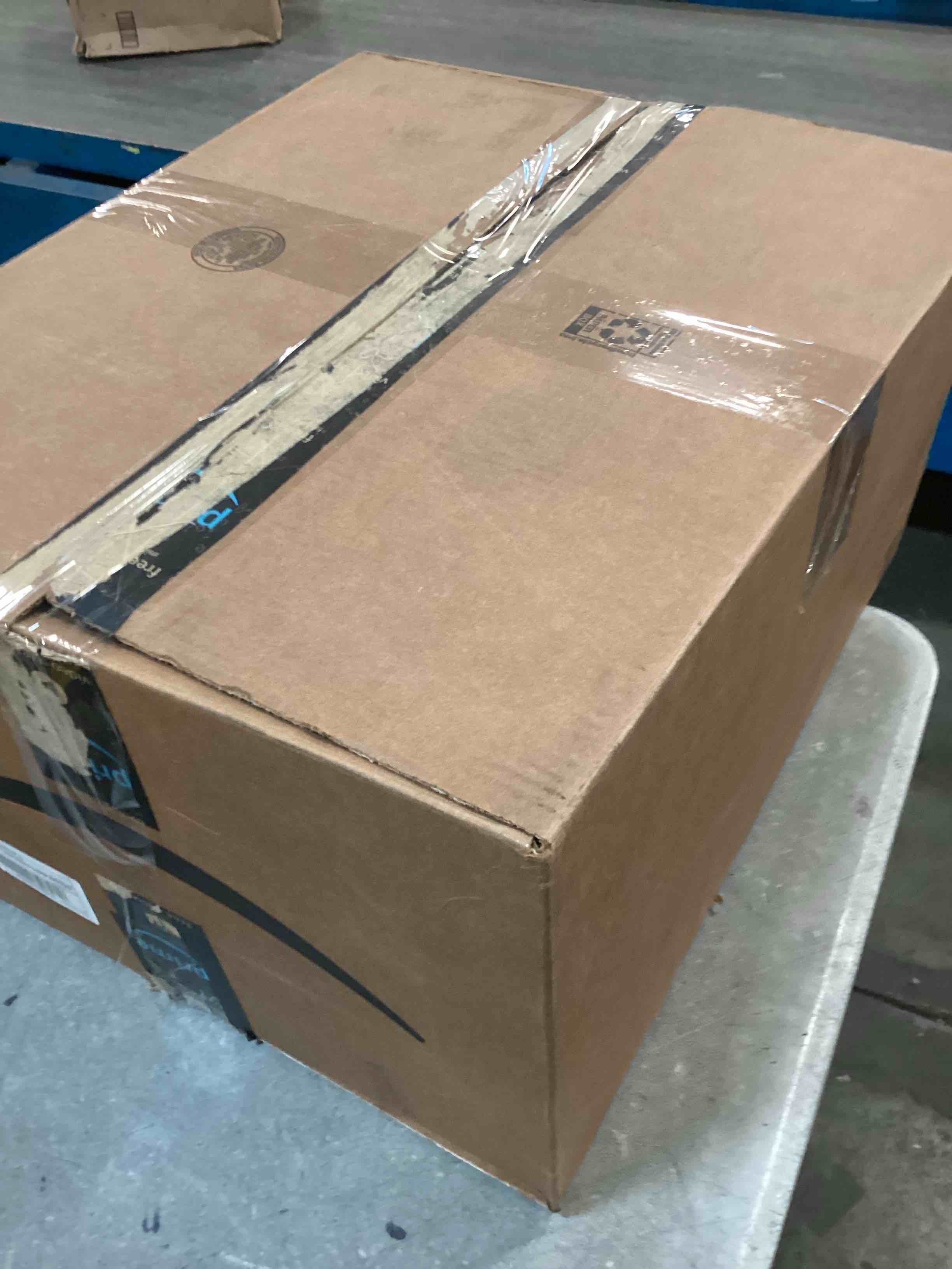 https://s3.amazonaws.com/lotting-images-prod/bidfta/GRA1711487_1734442604353.jpeg