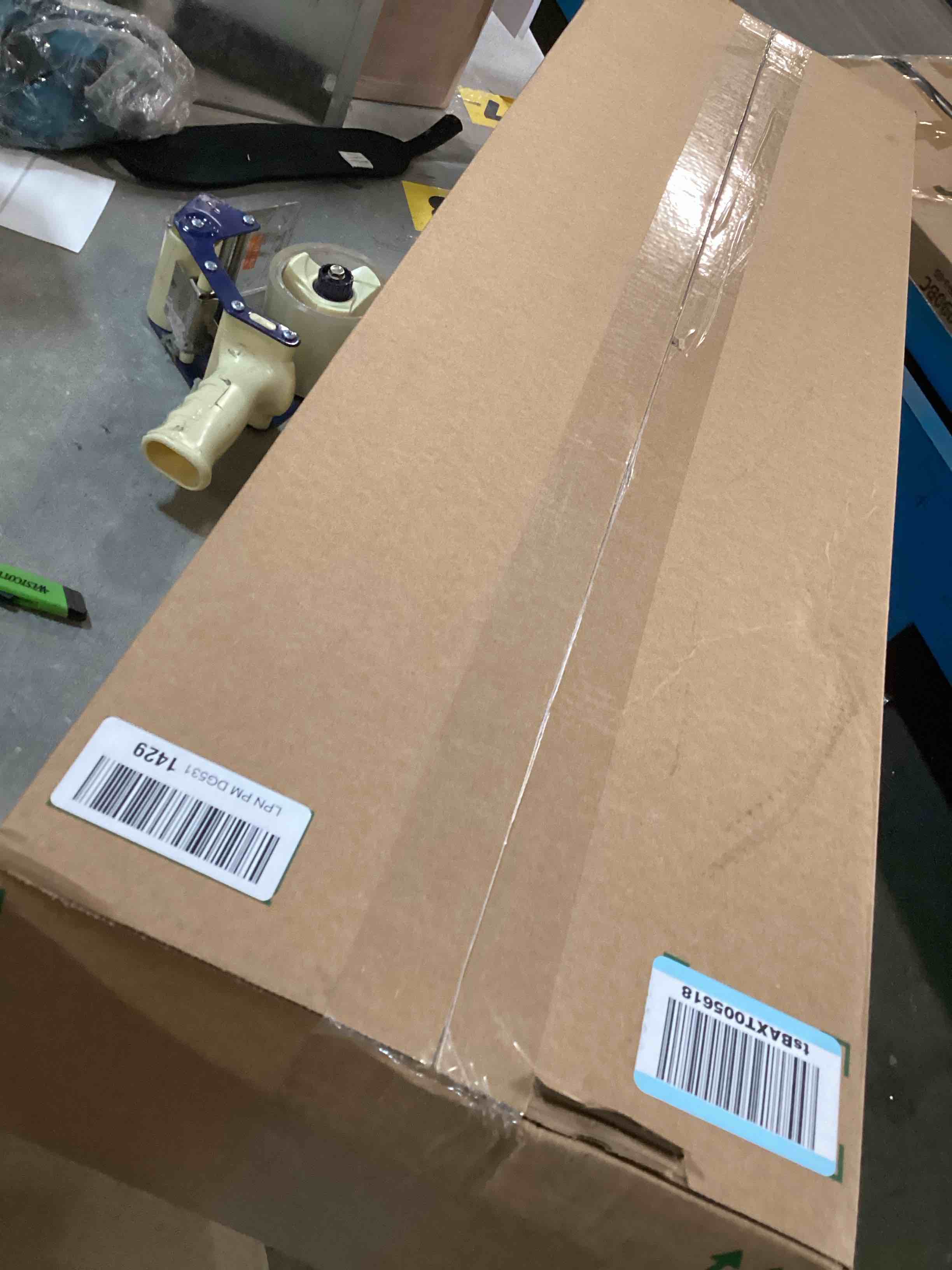 https://s3.amazonaws.com/lotting-images-prod/bidfta/GRA1711620_1734463296233.jpeg