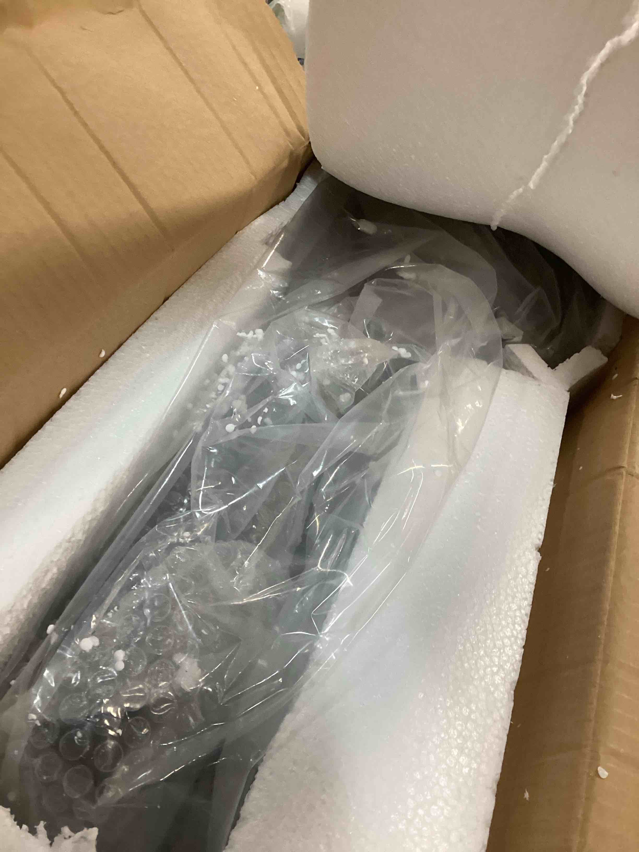 https://s3.amazonaws.com/lotting-images-prod/bidfta/GRA1712009_1734623280774.jpeg