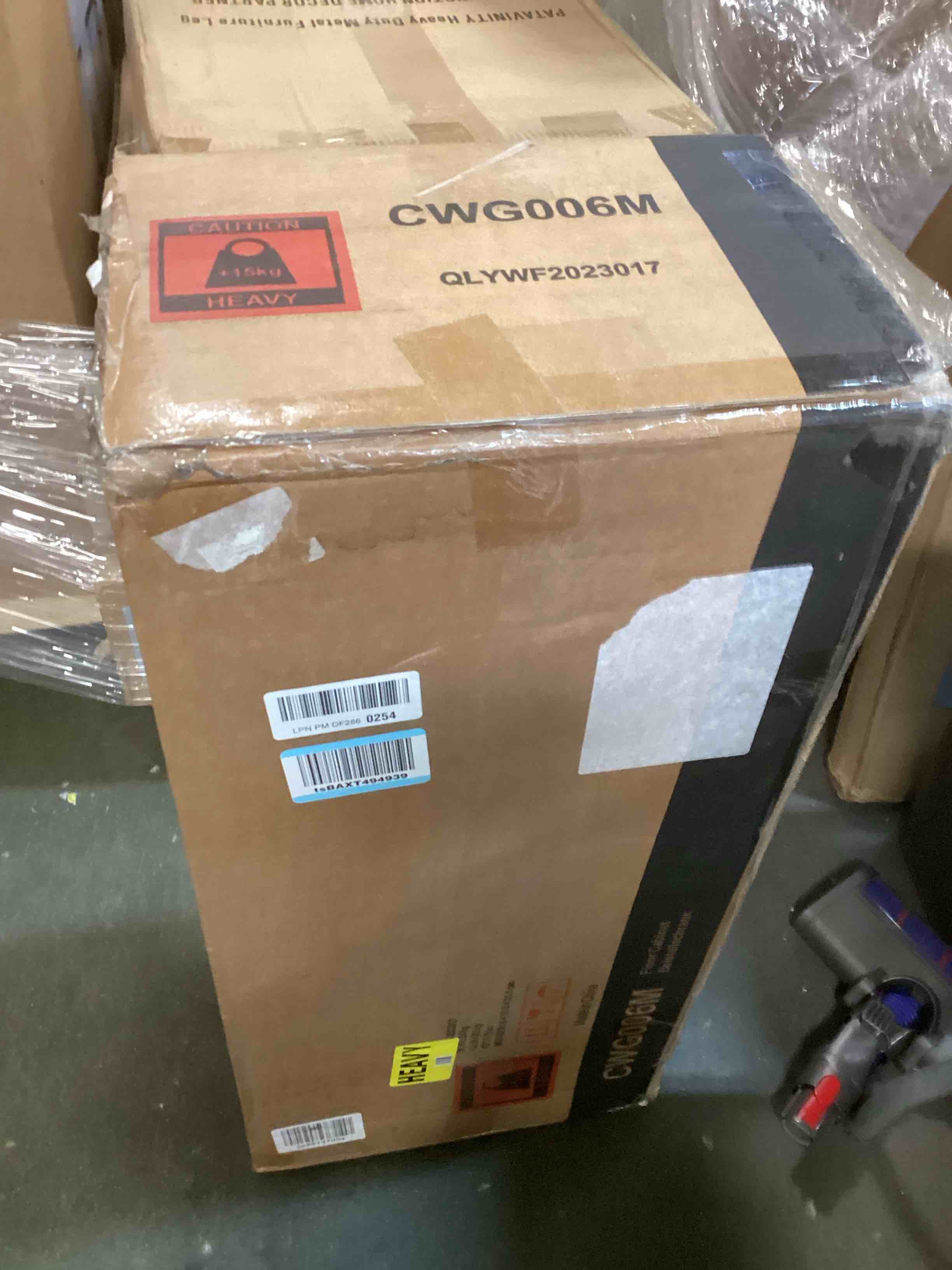 https://s3.amazonaws.com/lotting-images-prod/bidfta/GRA1712587_1734961905747.jpeg
