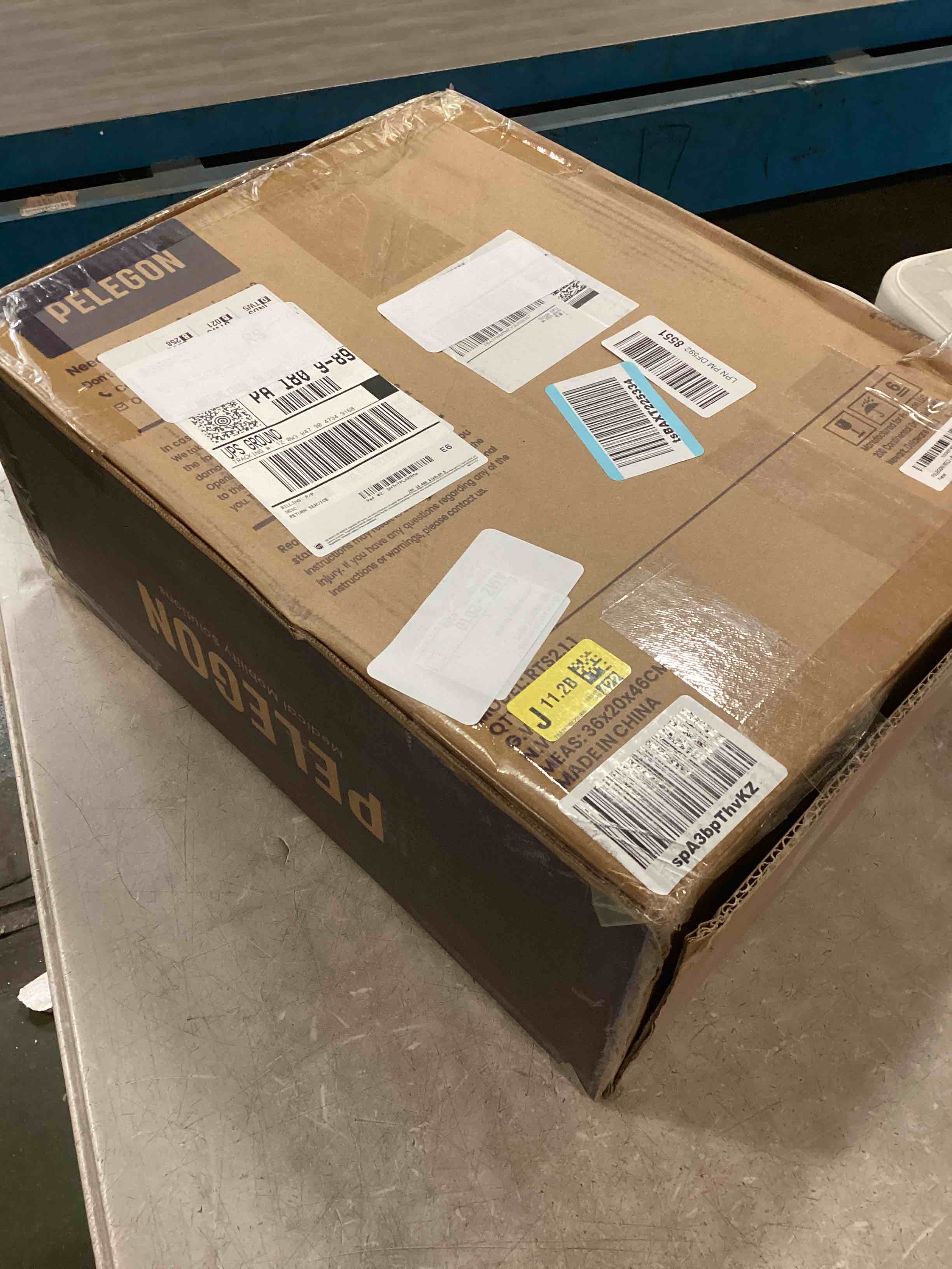 https://s3.amazonaws.com/lotting-images-prod/bidfta/GRA1717419_1735703206812.jpeg