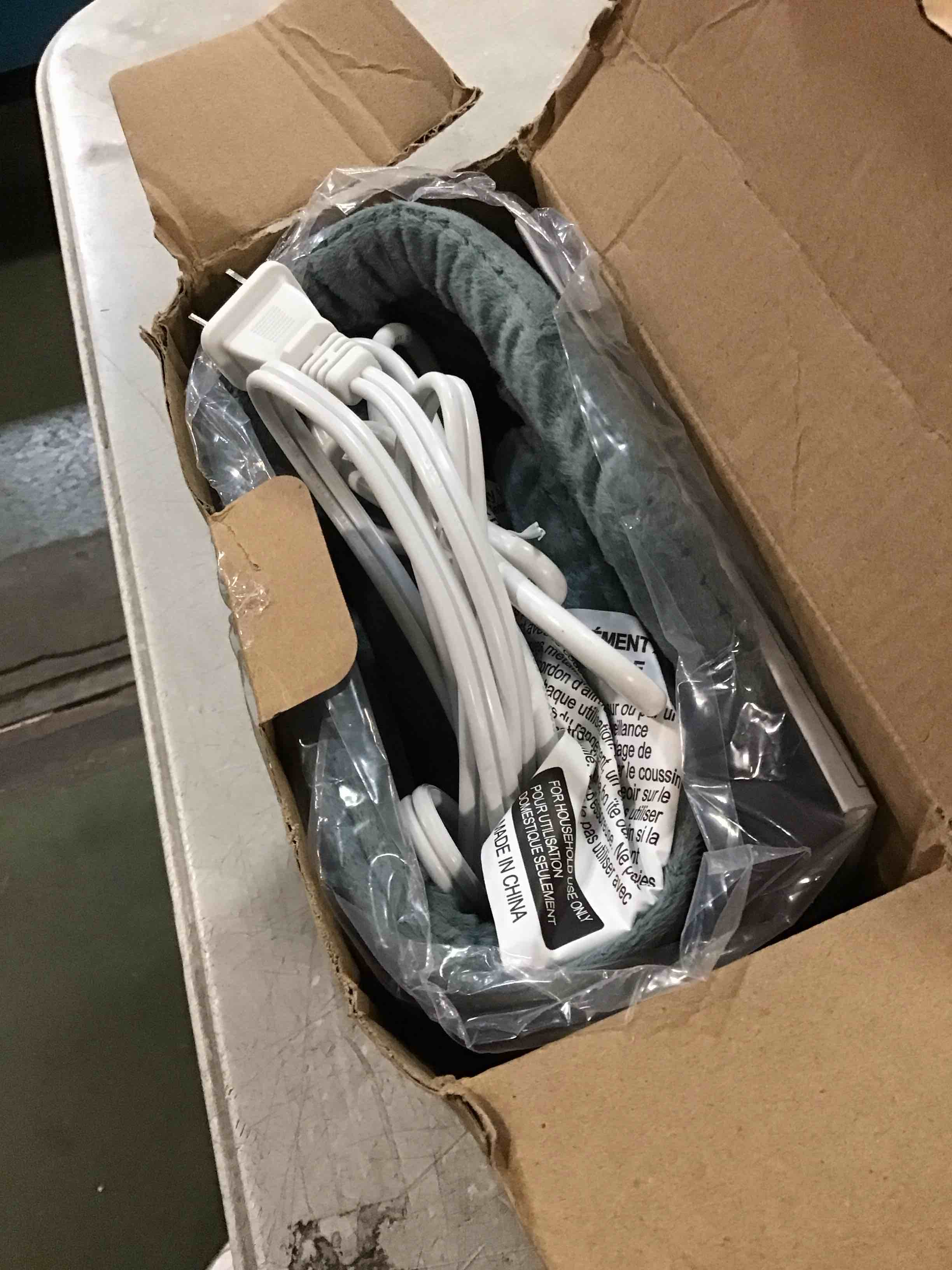 https://s3.amazonaws.com/lotting-images-prod/bidfta/GRA1717475_1735856445145.jpeg