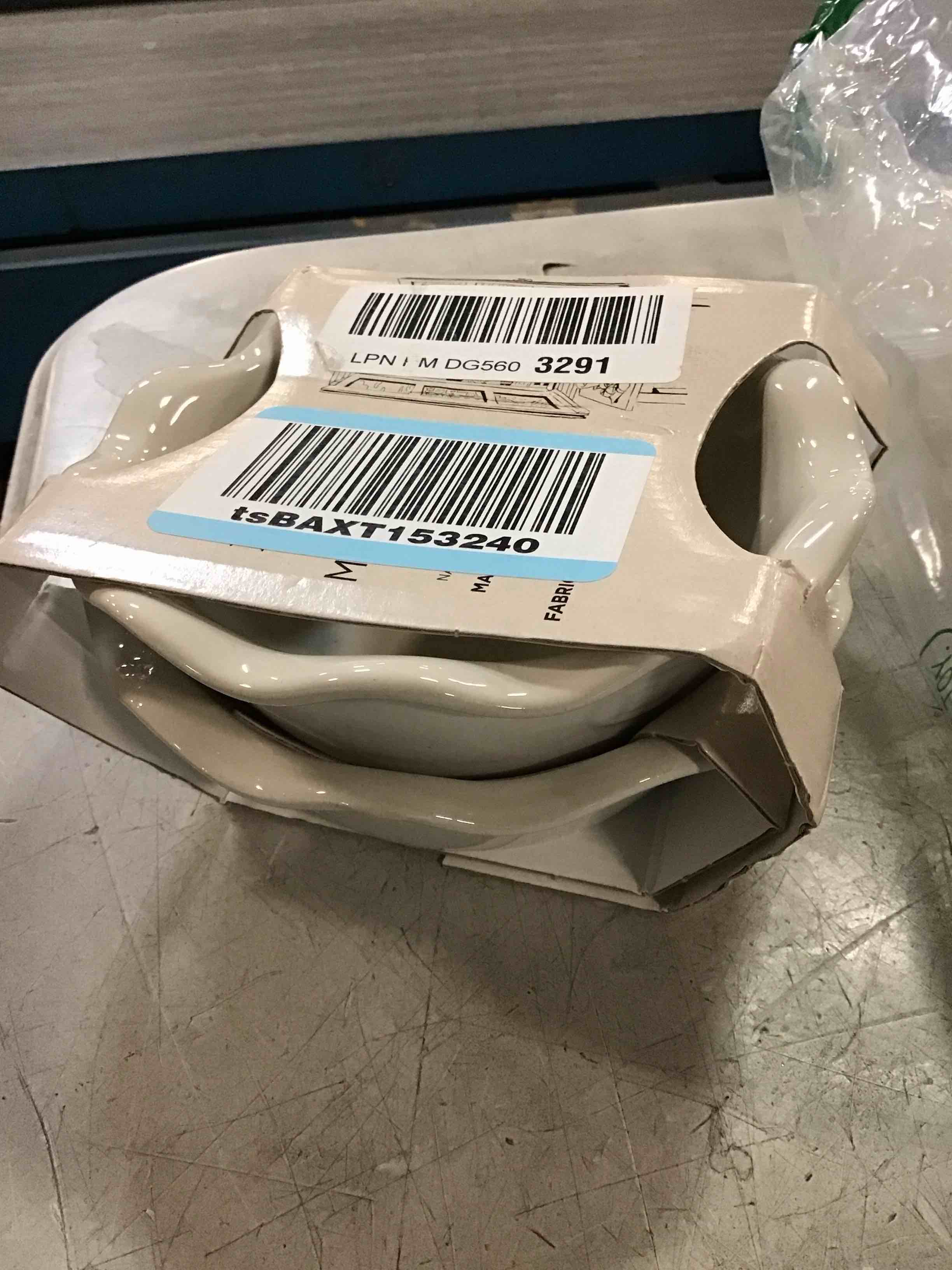 https://s3.amazonaws.com/lotting-images-prod/bidfta/GRA1717518_1735873084985.jpeg