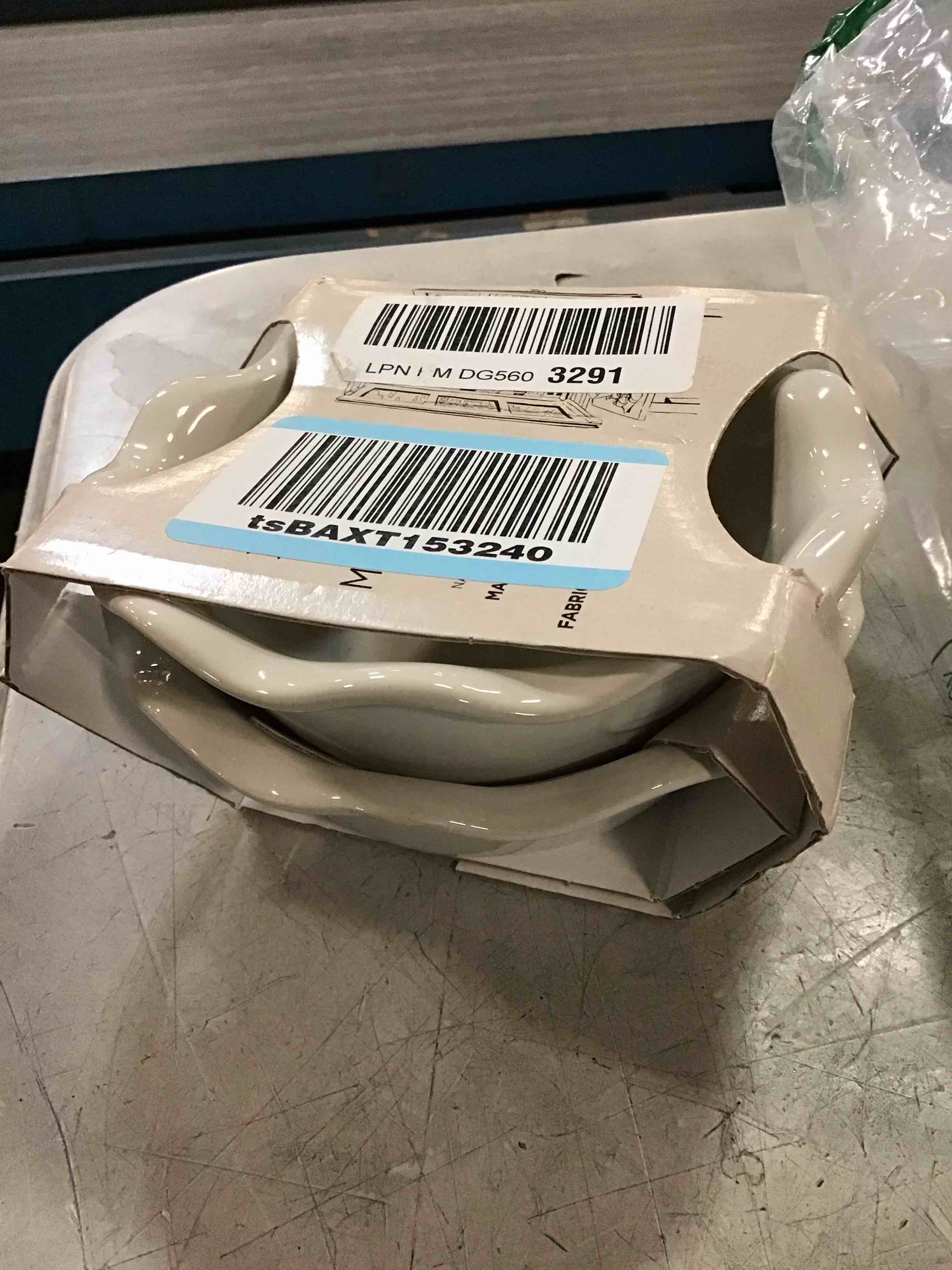https://s3.amazonaws.com/lotting-images-prod/bidfta/GRA1717518_1735873086080.jpeg