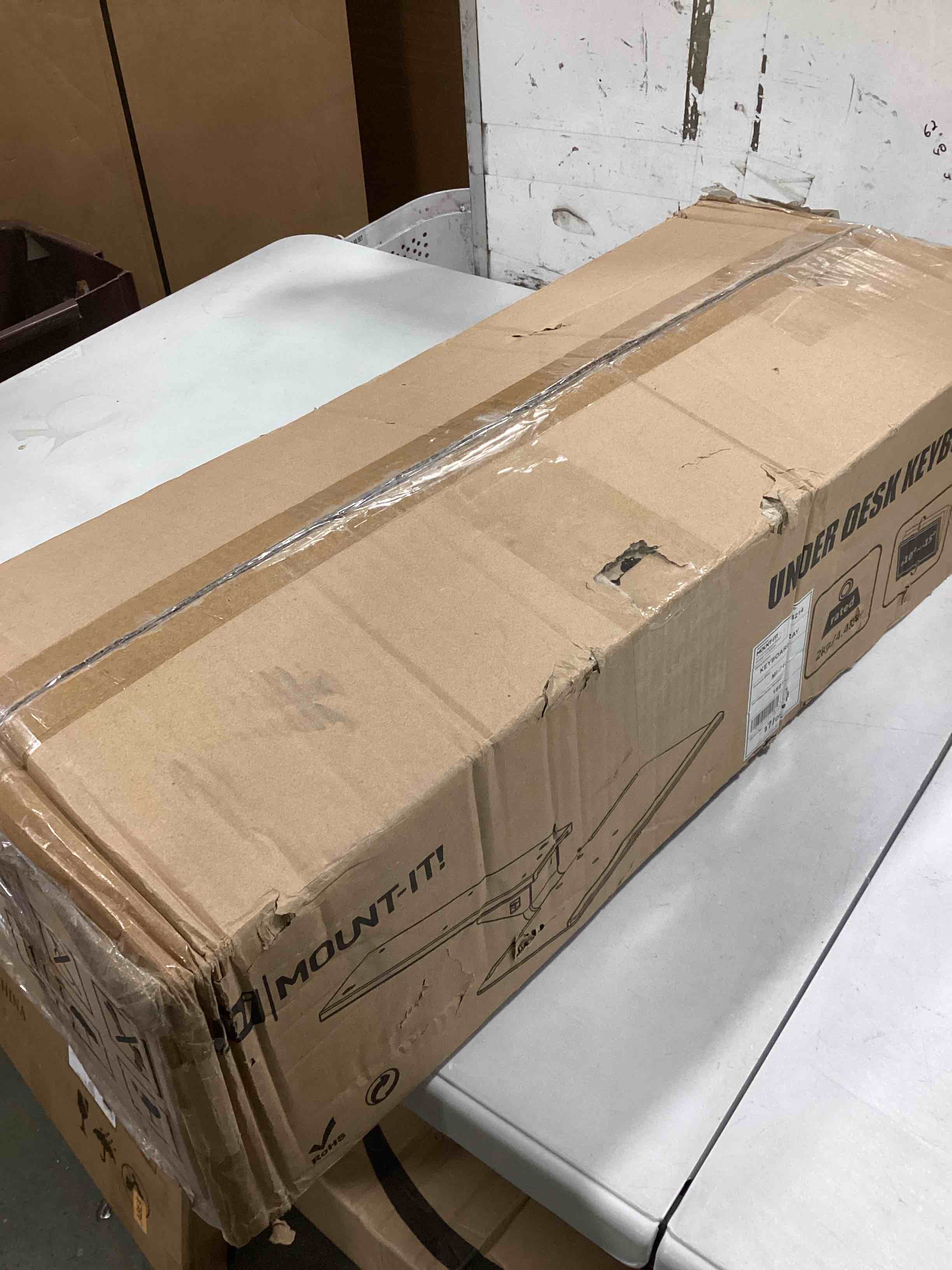 https://s3.amazonaws.com/lotting-images-prod/bidfta/GRA1717850_1736279363070.jpeg