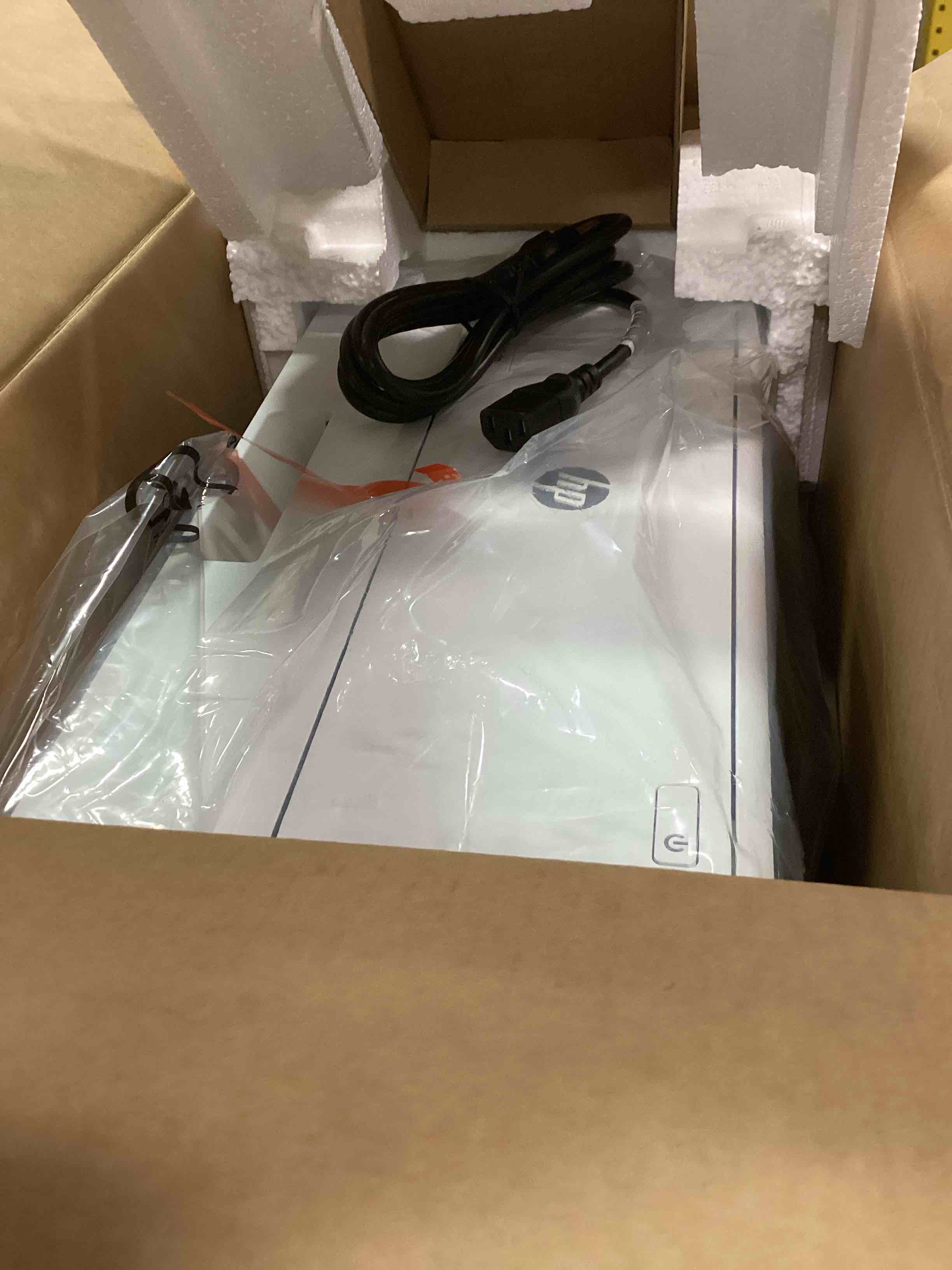 https://s3.amazonaws.com/lotting-images-prod/bidfta/GRA1718142_1736447845169.jpeg