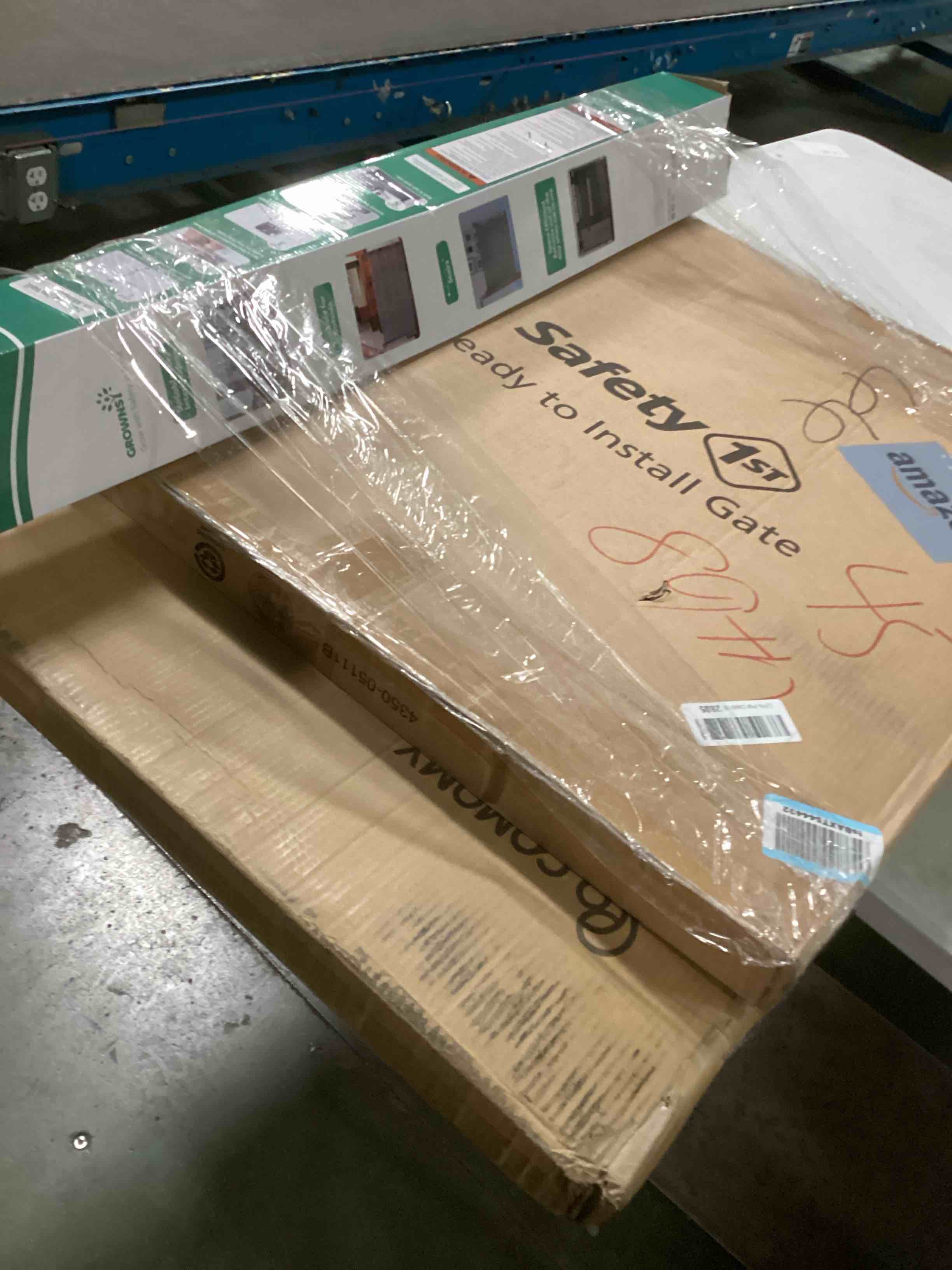 https://s3.amazonaws.com/lotting-images-prod/bidfta/GRA1718940_1737031151745.jpeg