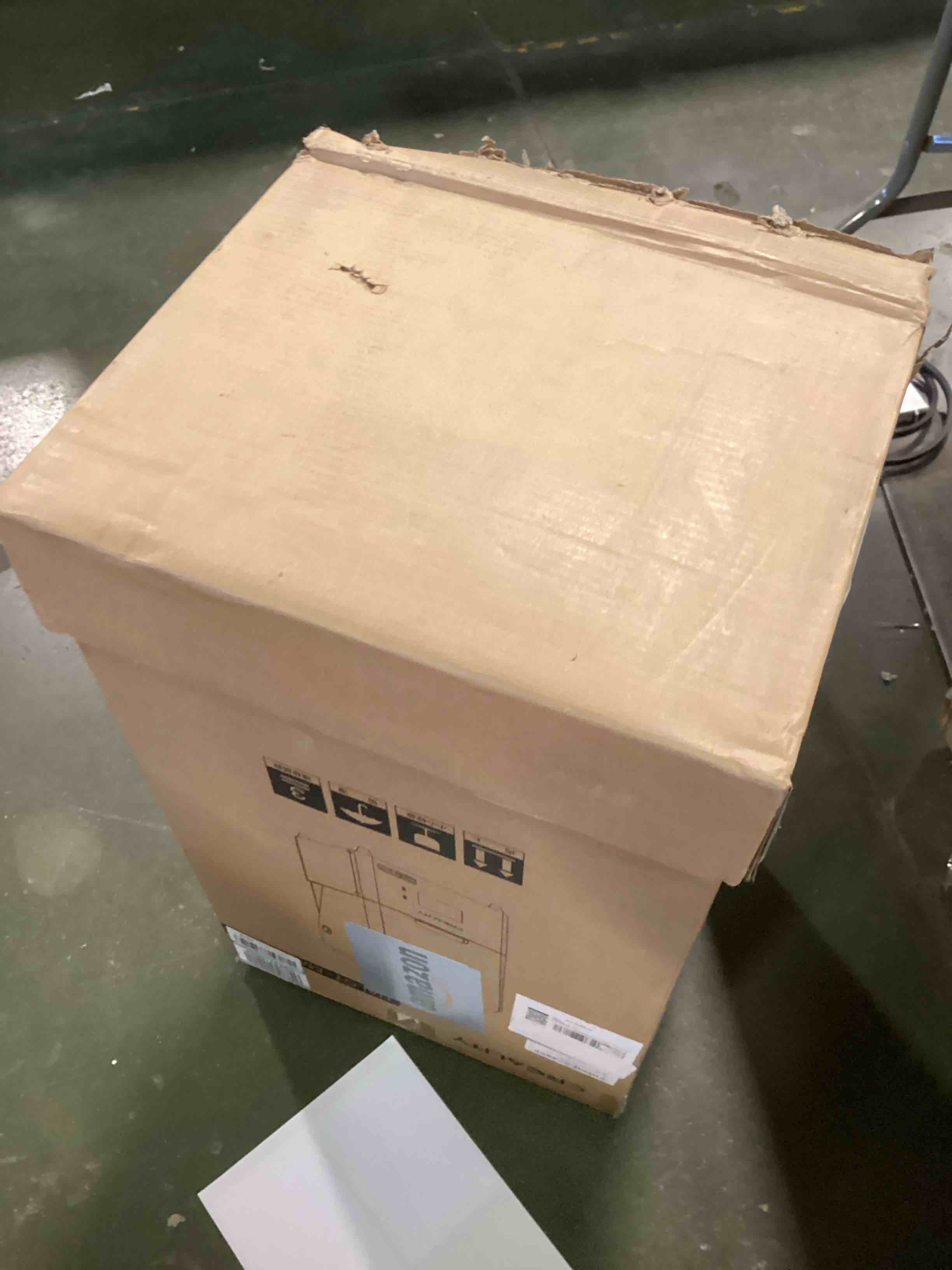 https://s3.amazonaws.com/lotting-images-prod/bidfta/GRA1719178_1737118755056.jpeg