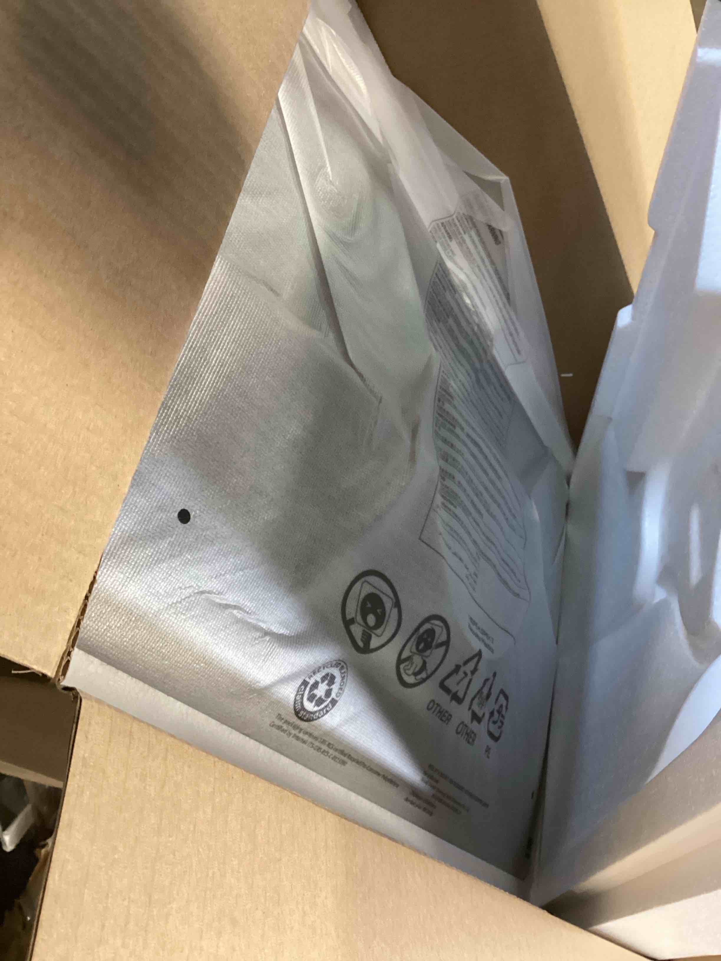 https://s3.amazonaws.com/lotting-images-prod/bidfta/GRA1719490_1737398418841.jpeg