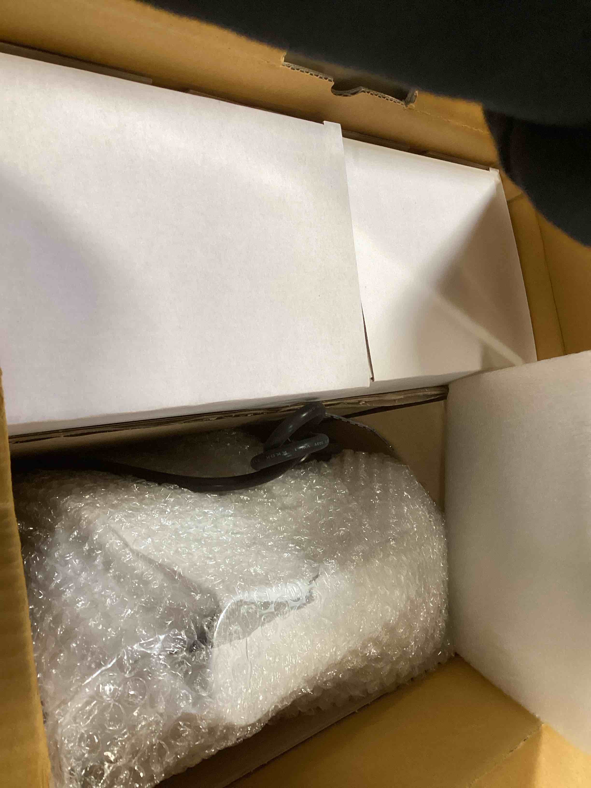 https://s3.amazonaws.com/lotting-images-prod/bidfta/GRA1719495_1737398811376.jpeg