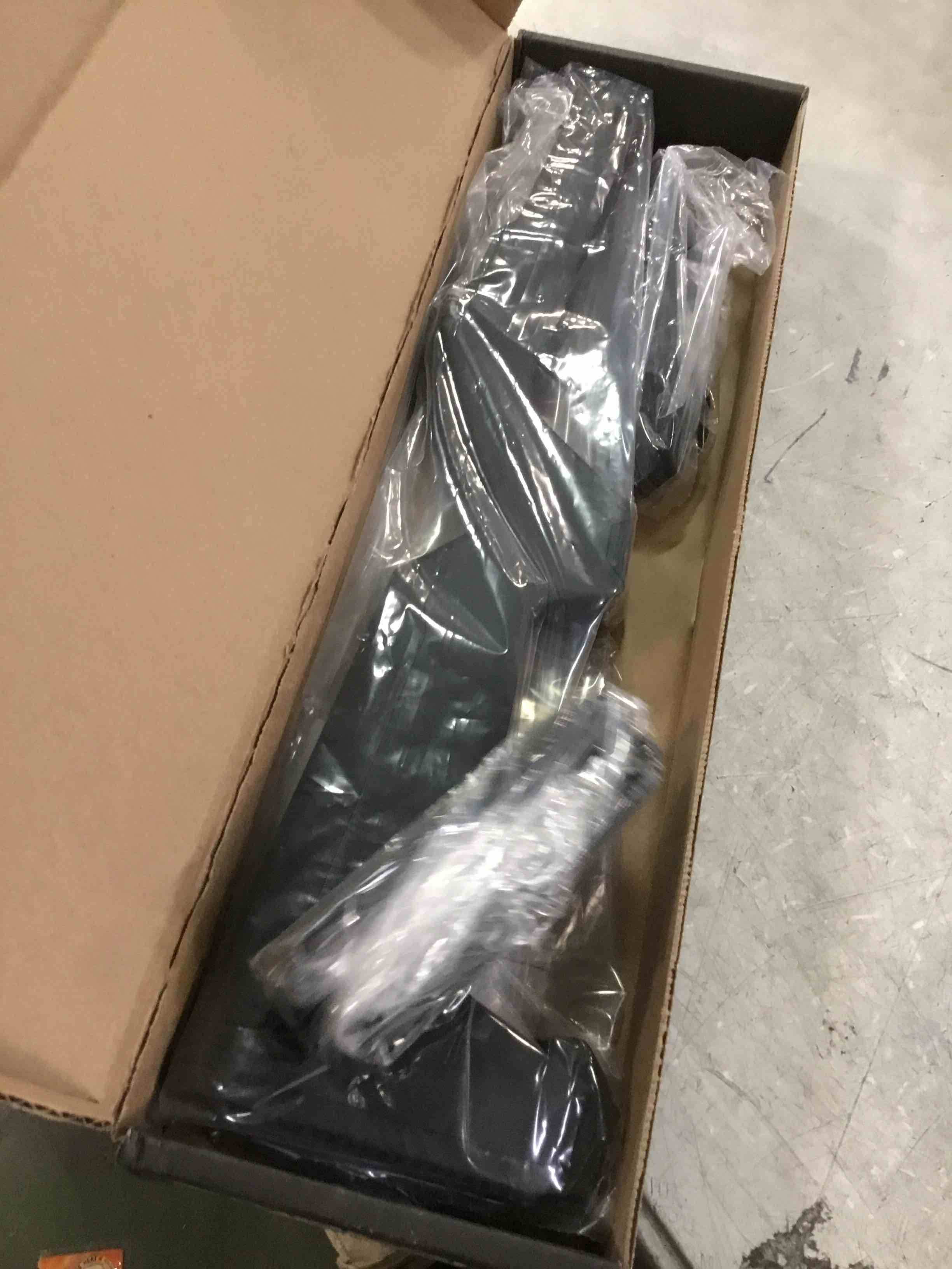 https://s3.amazonaws.com/lotting-images-prod/bidfta/GRA1719706_1737477532156.jpeg