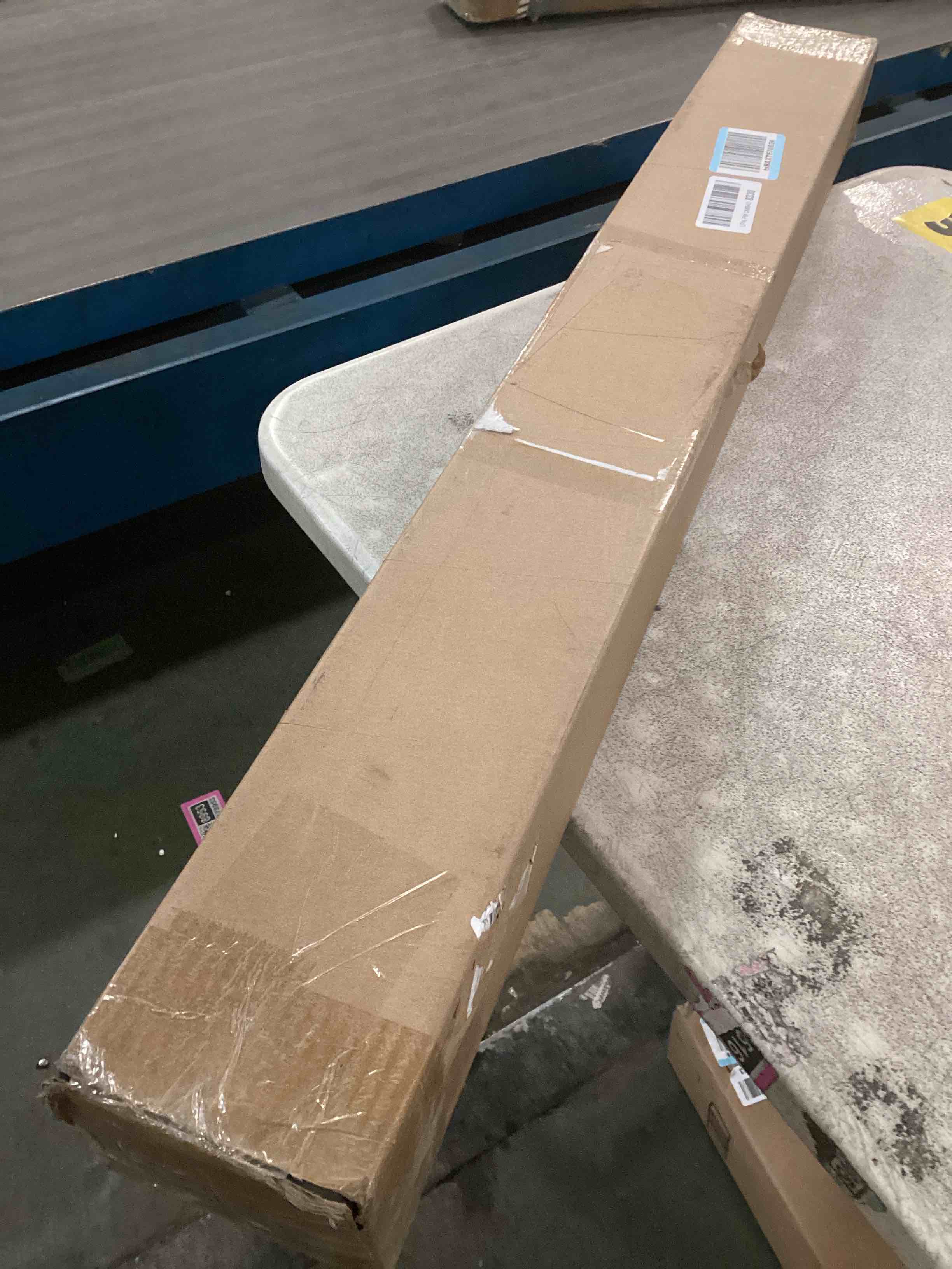 https://s3.amazonaws.com/lotting-images-prod/bidfta/GRA1719820_1737636166288.jpeg