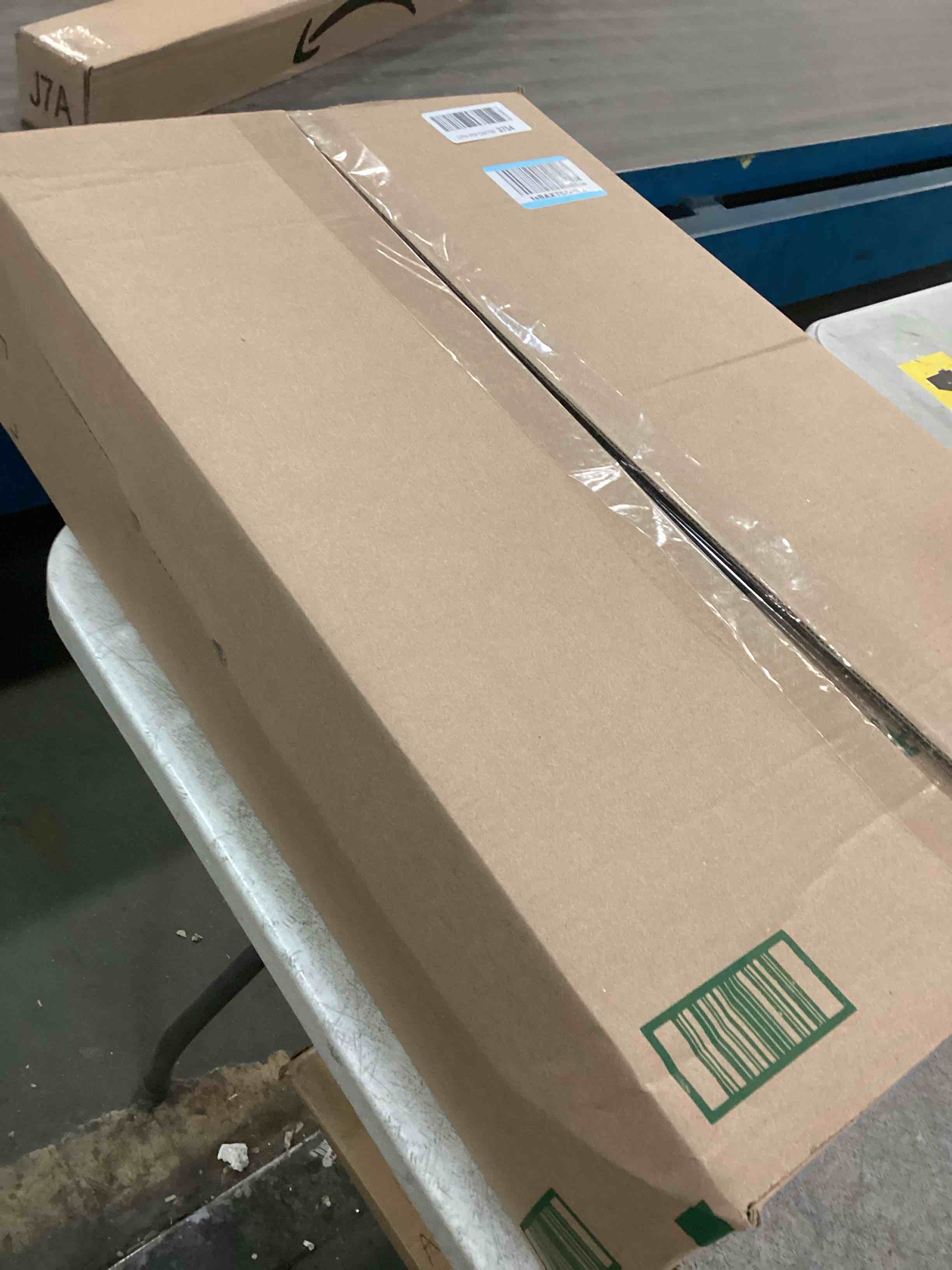 https://s3.amazonaws.com/lotting-images-prod/bidfta/GRA1719925_1737650172306.jpeg