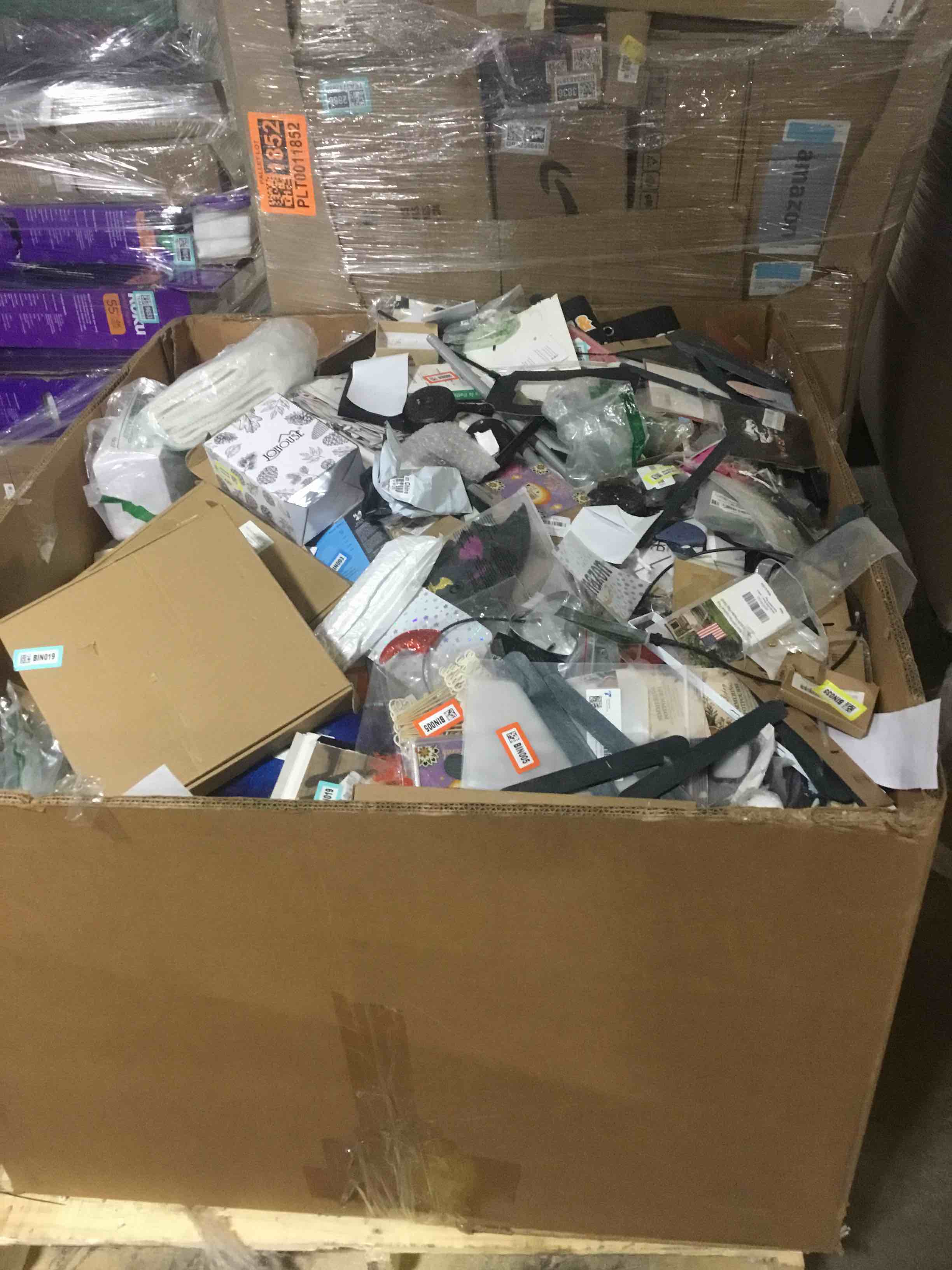 Miscellaneous bin store merchandise skidlot 