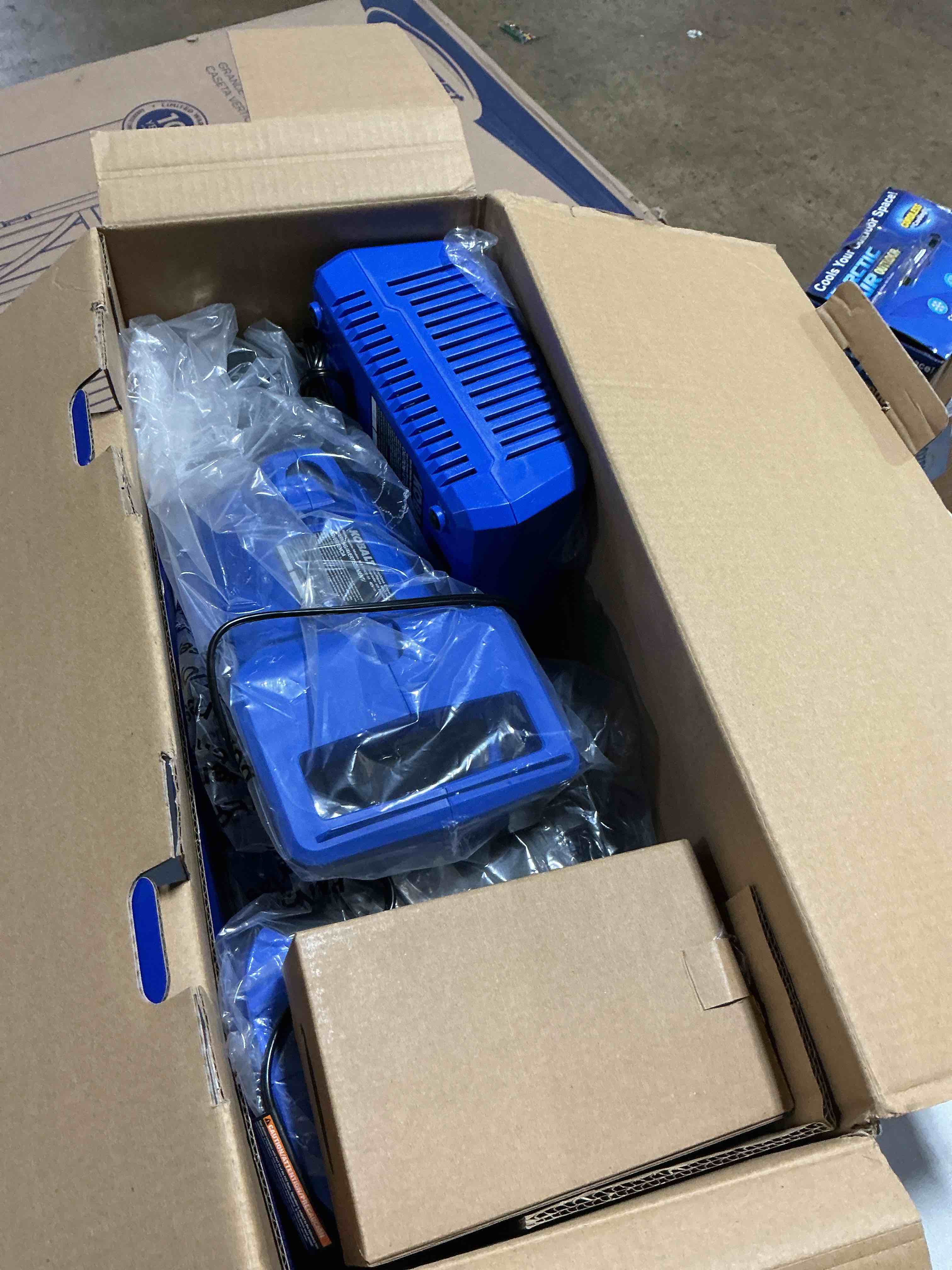 Condition photo showing New/Like New for kobalt 40-volt 600-cfm 130-mph battery handheld leaf blower 4 ah battery included charger included