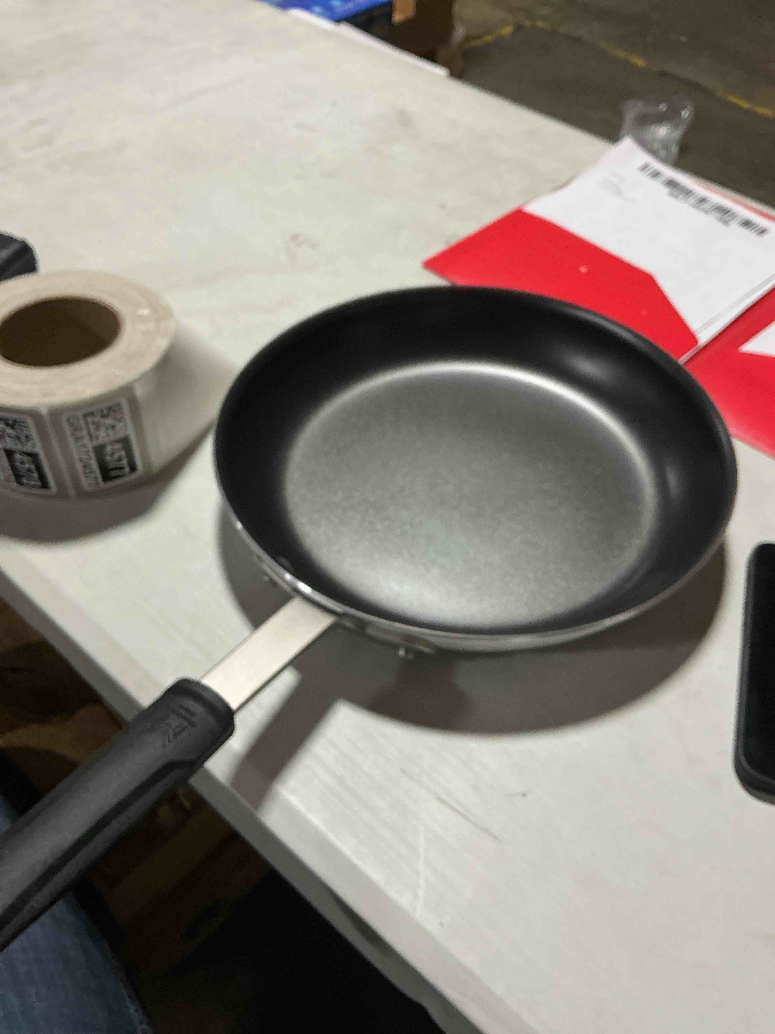 Condition photo showing Good Condition for member's mark 12" aluminum nonstick restaurant fry pan