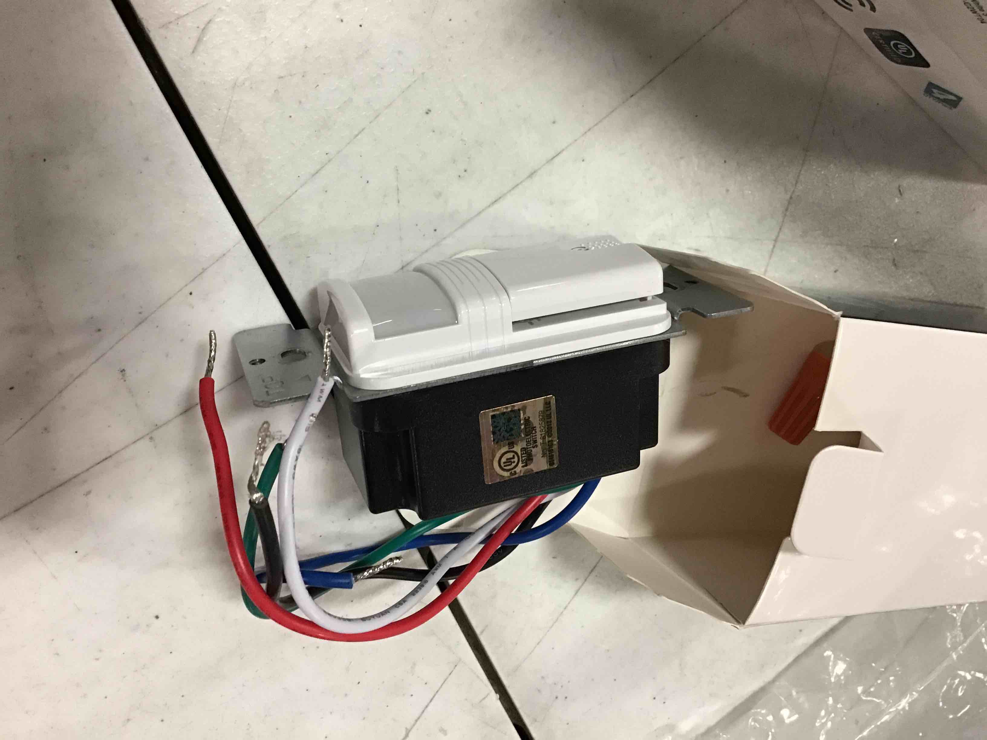 https://s3.amazonaws.com/lotting-images-prod/bidfta/GRA1726452_1732305319413.jpeg