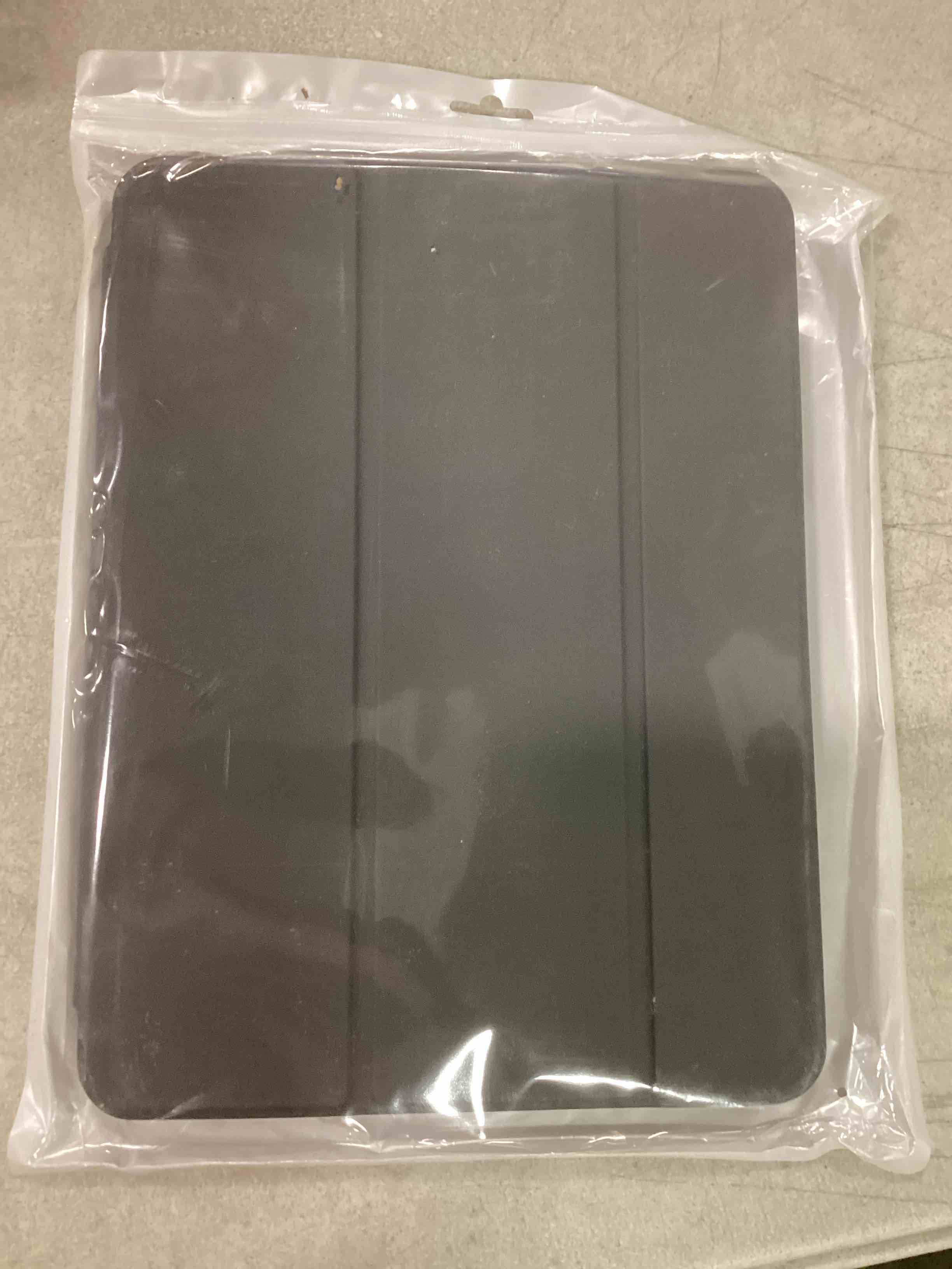 https://s3.amazonaws.com/lotting-images-prod/bidfta/GRA1726686_1733421753650.jpeg