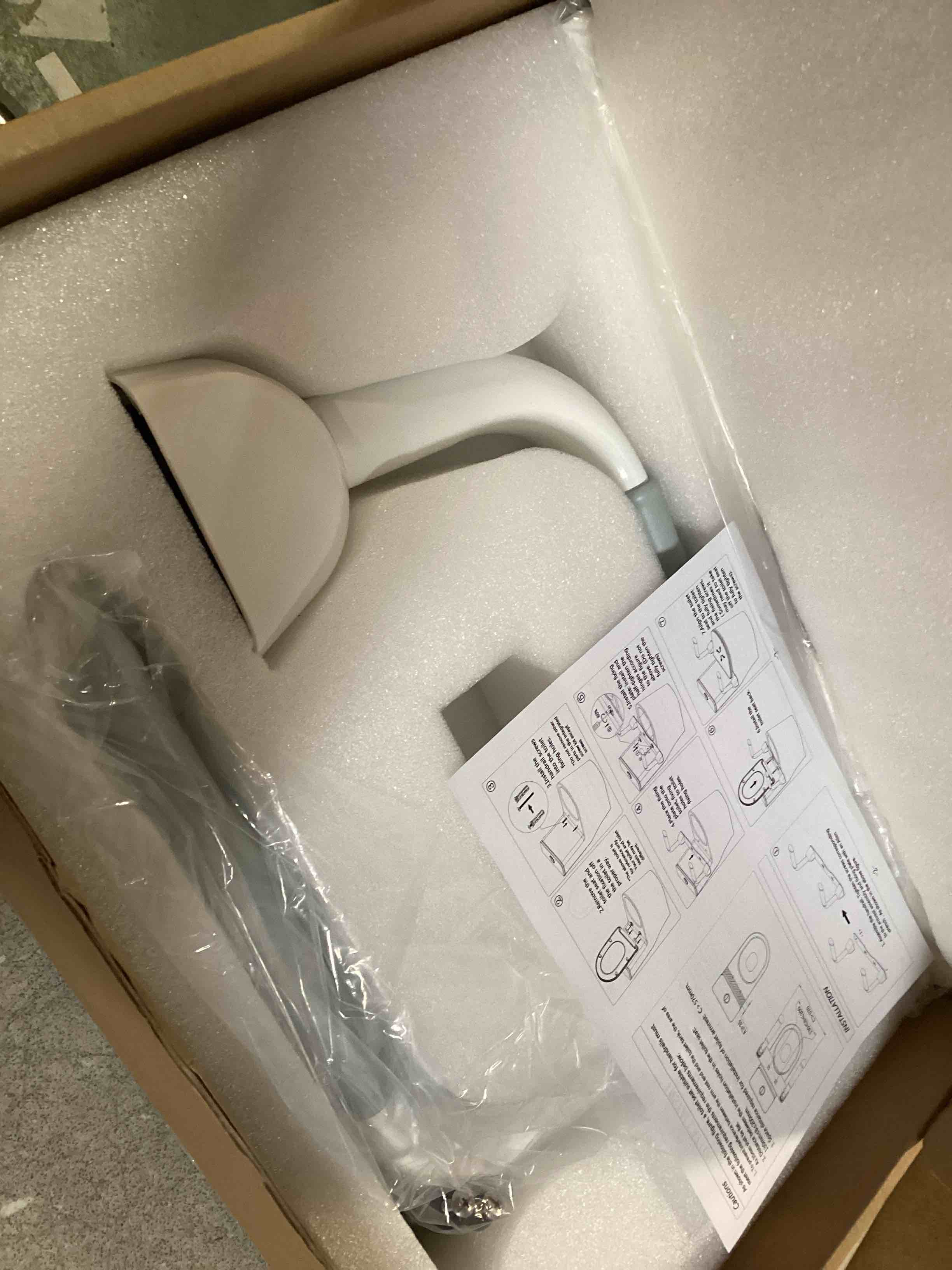 https://s3.amazonaws.com/lotting-images-prod/bidfta/GRA1728288_1734193834066.jpeg
