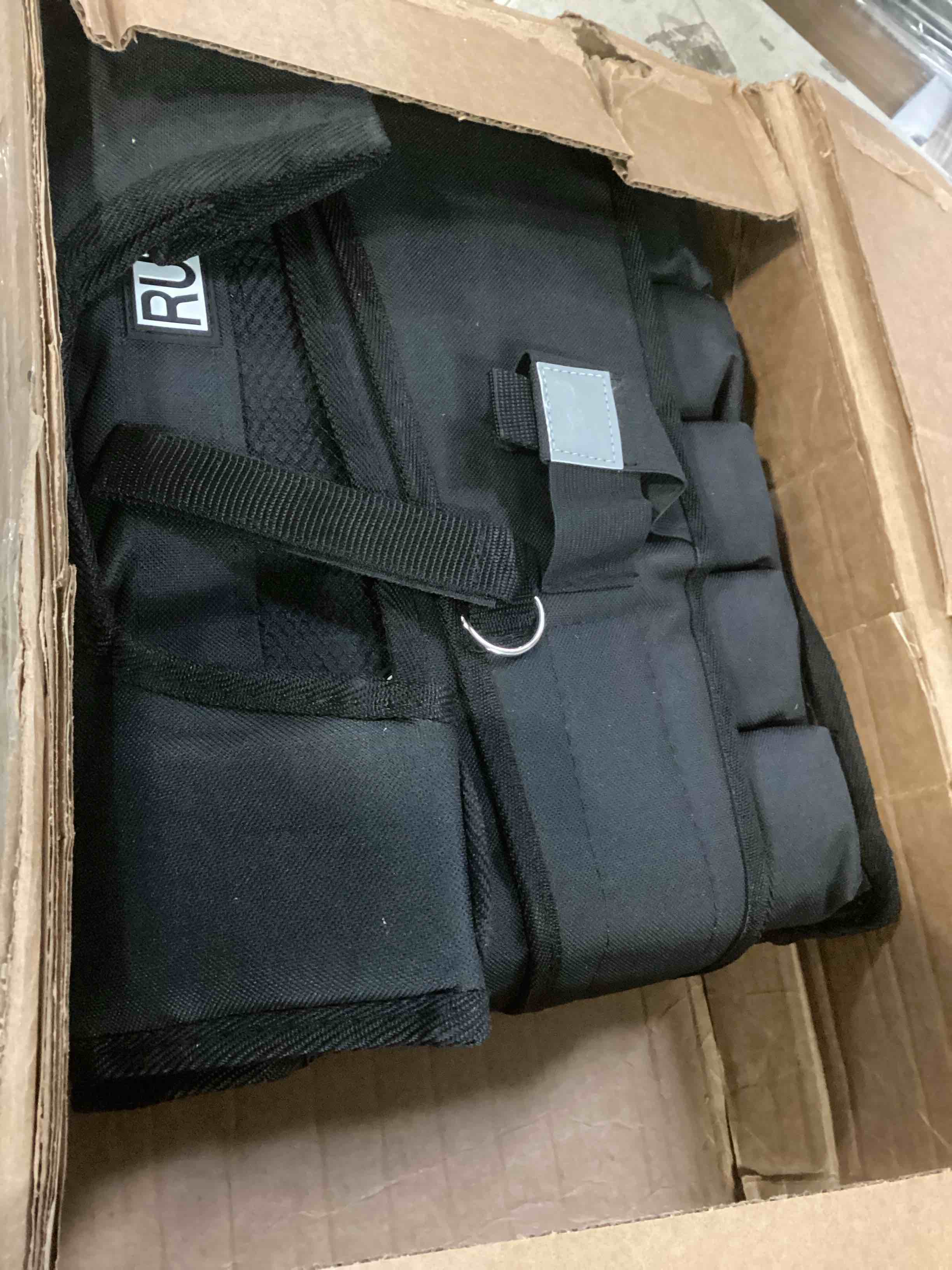 https://s3.amazonaws.com/lotting-images-prod/bidfta/GRA1733761_1734187894015.jpeg