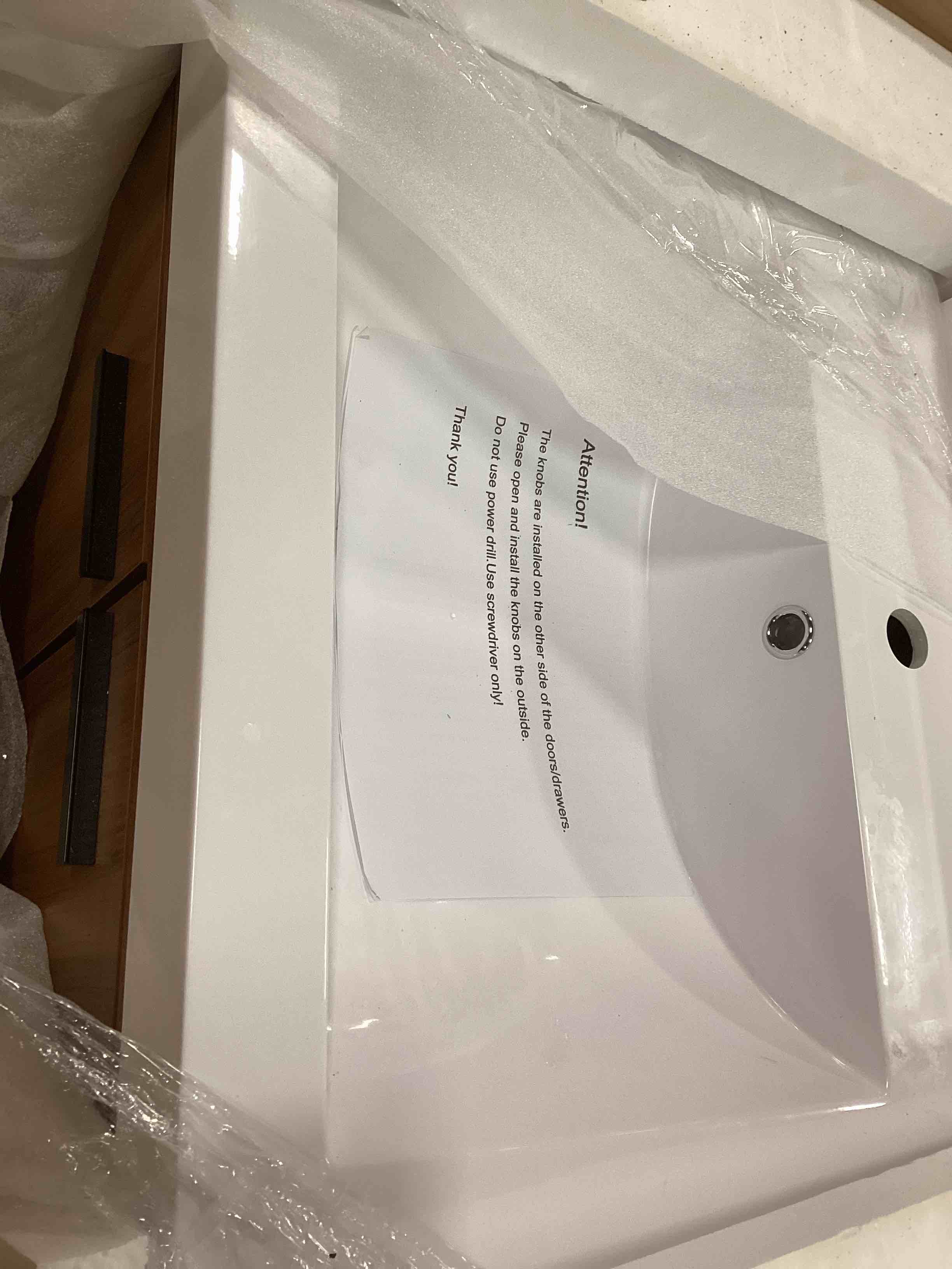 https://s3.amazonaws.com/lotting-images-prod/bidfta/GRA1734229_1734552507684.jpeg