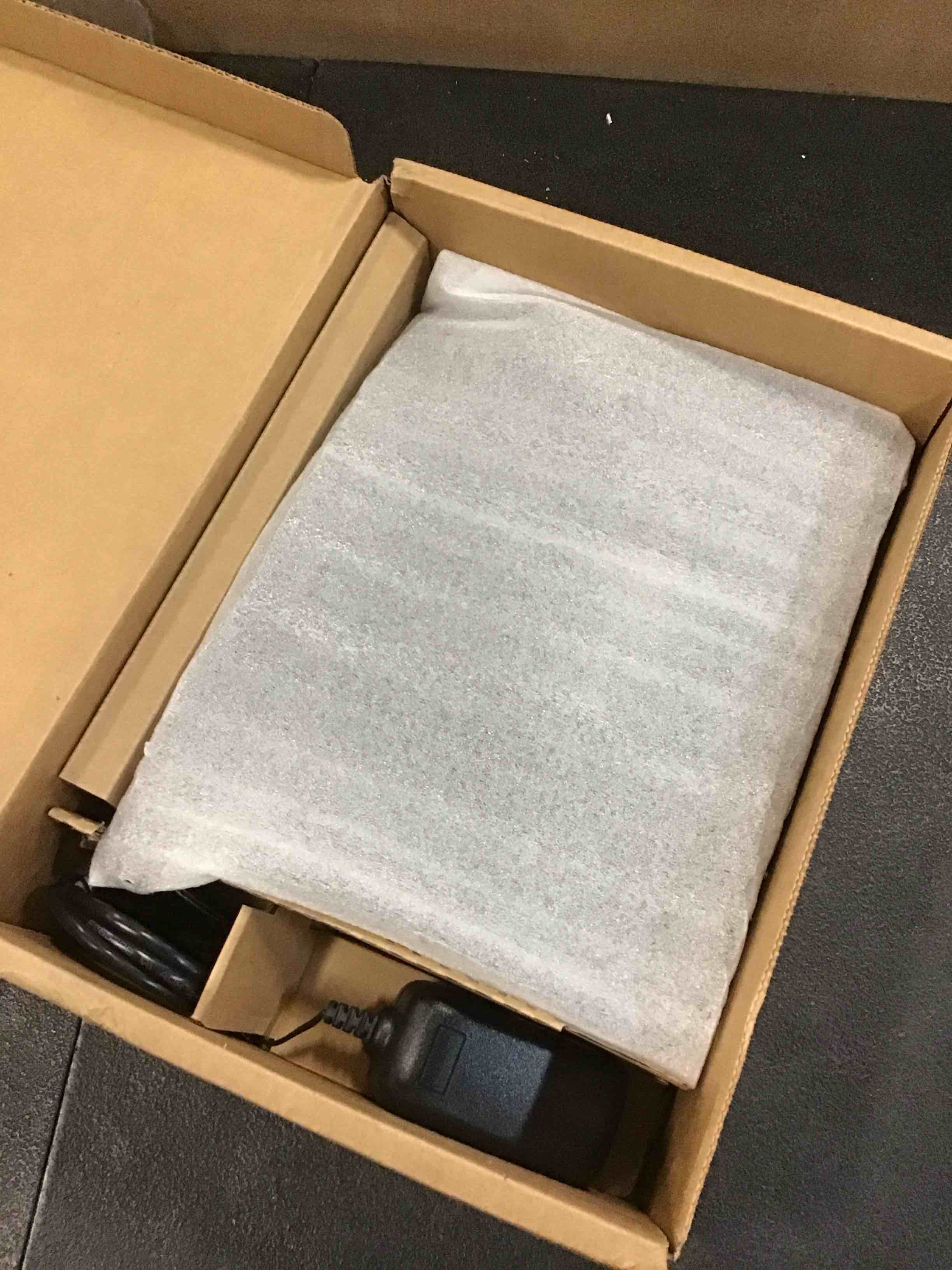 https://s3.amazonaws.com/lotting-images-prod/bidfta/GRA1737269_1734380934944.jpeg
