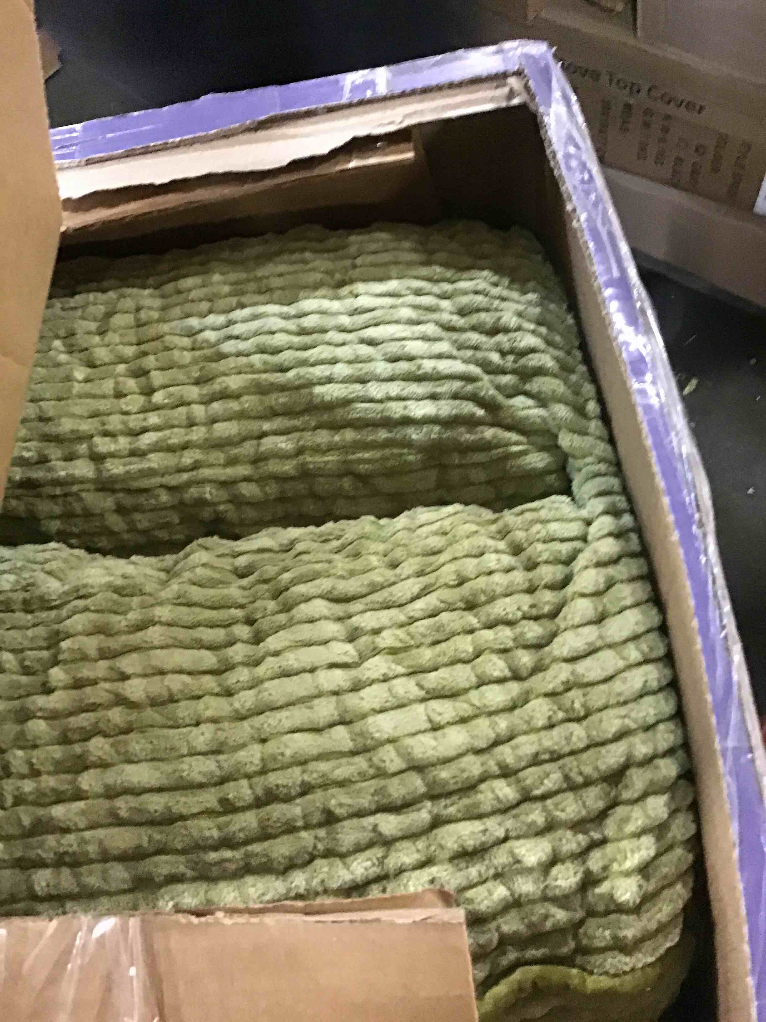 https://s3.amazonaws.com/lotting-images-prod/bidfta/GRA1742728_1734053005781.jpeg