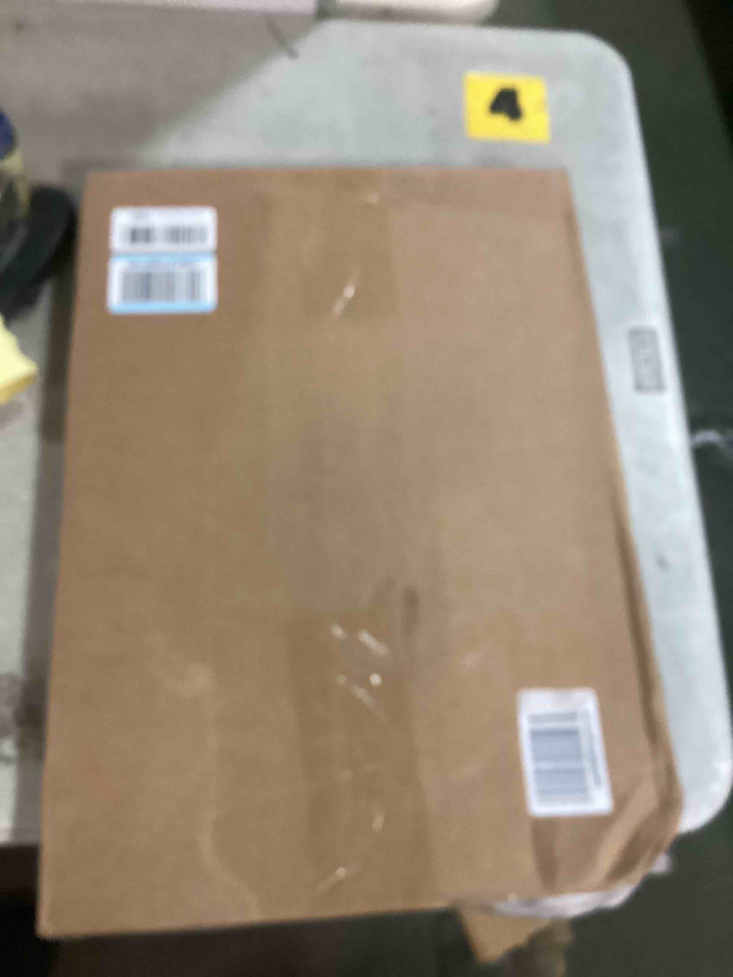 https://s3.amazonaws.com/lotting-images-prod/bidfta/GRA1743445_1734500779882.jpeg