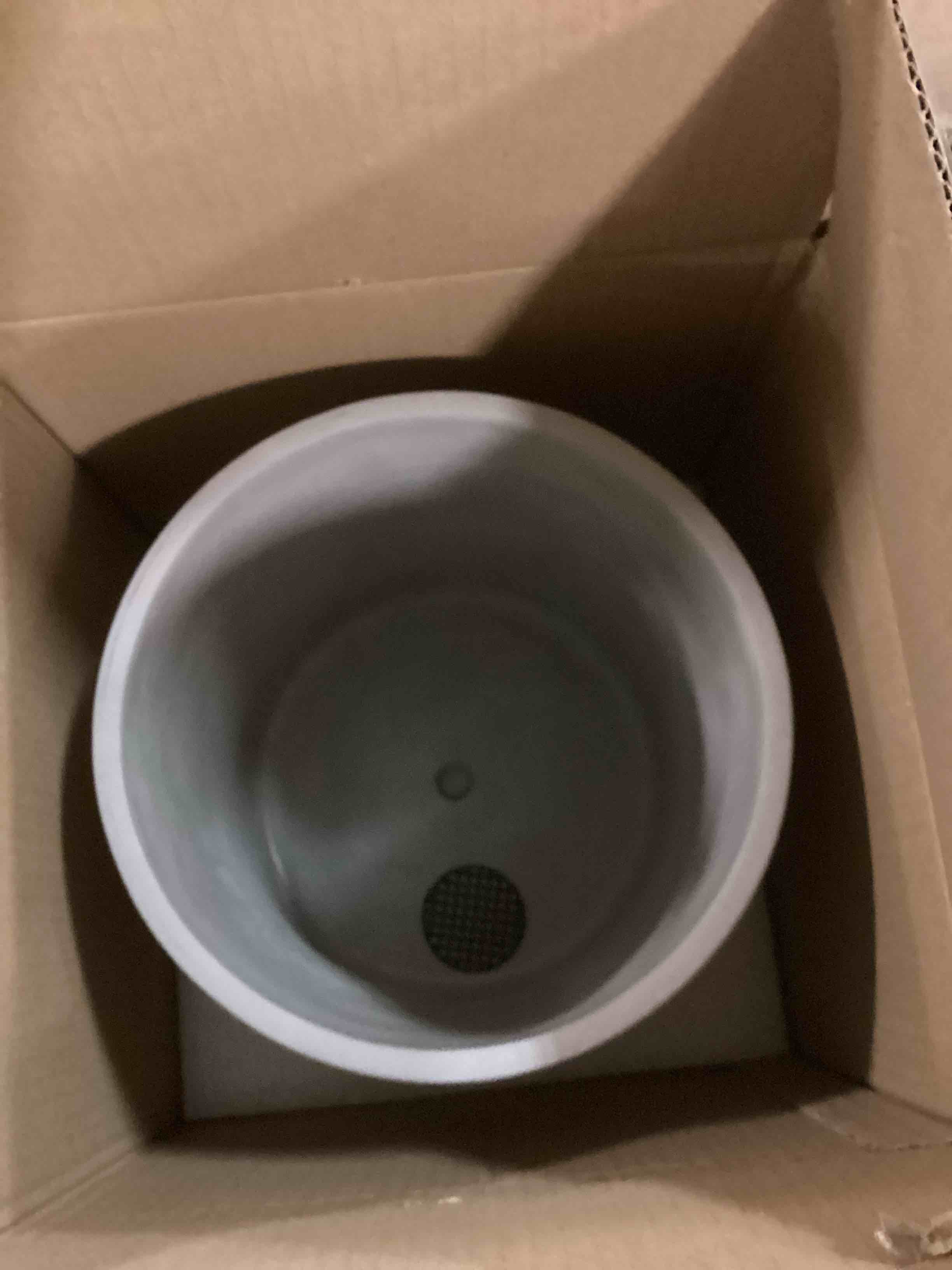 https://s3.amazonaws.com/lotting-images-prod/bidfta/GRA1743715_1734648182302.jpeg