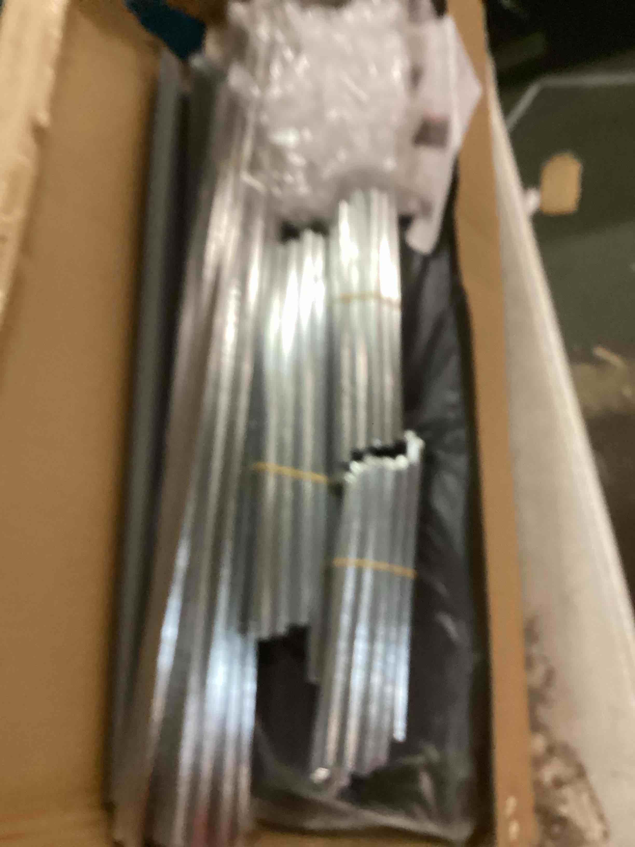 https://s3.amazonaws.com/lotting-images-prod/bidfta/GRA1743795_1734656941709.jpeg