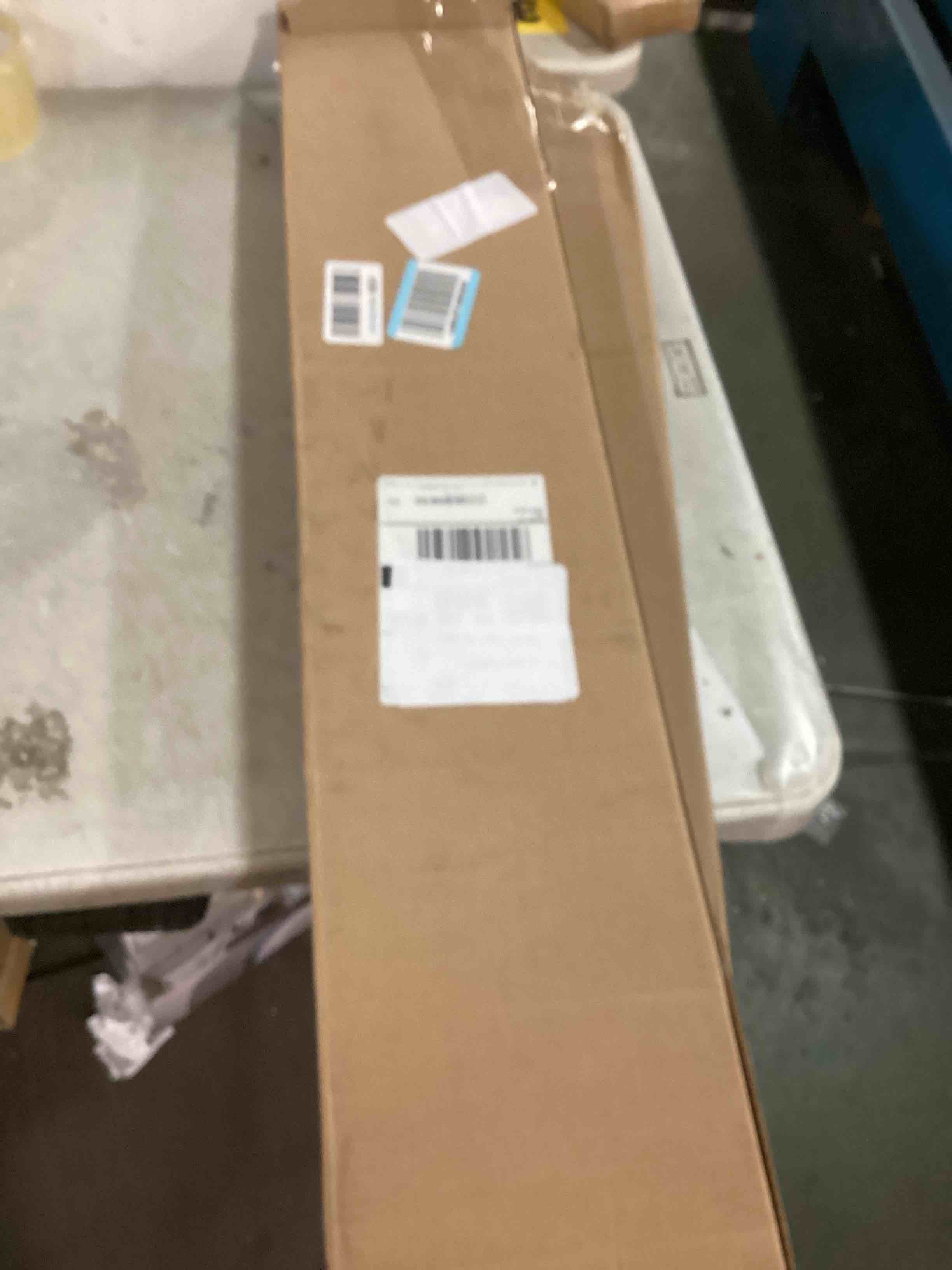 https://s3.amazonaws.com/lotting-images-prod/bidfta/GRA1743914_1734674826762.jpeg