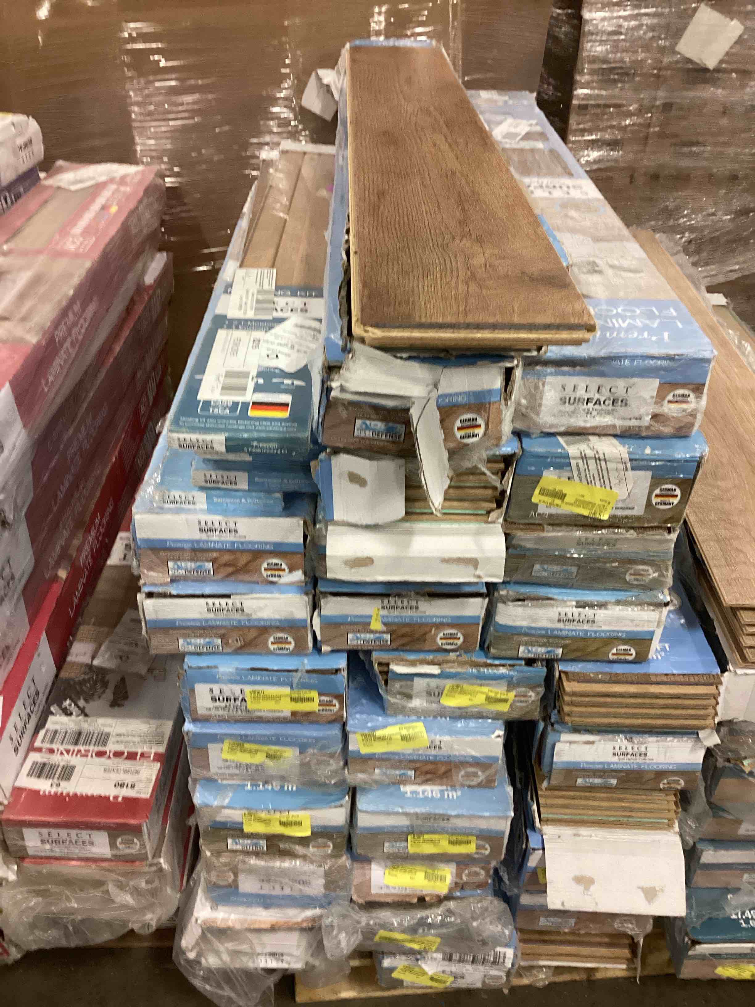 https://s3.amazonaws.com/lotting-images-prod/bidfta/GRA1750041_1742578737404.jpeg