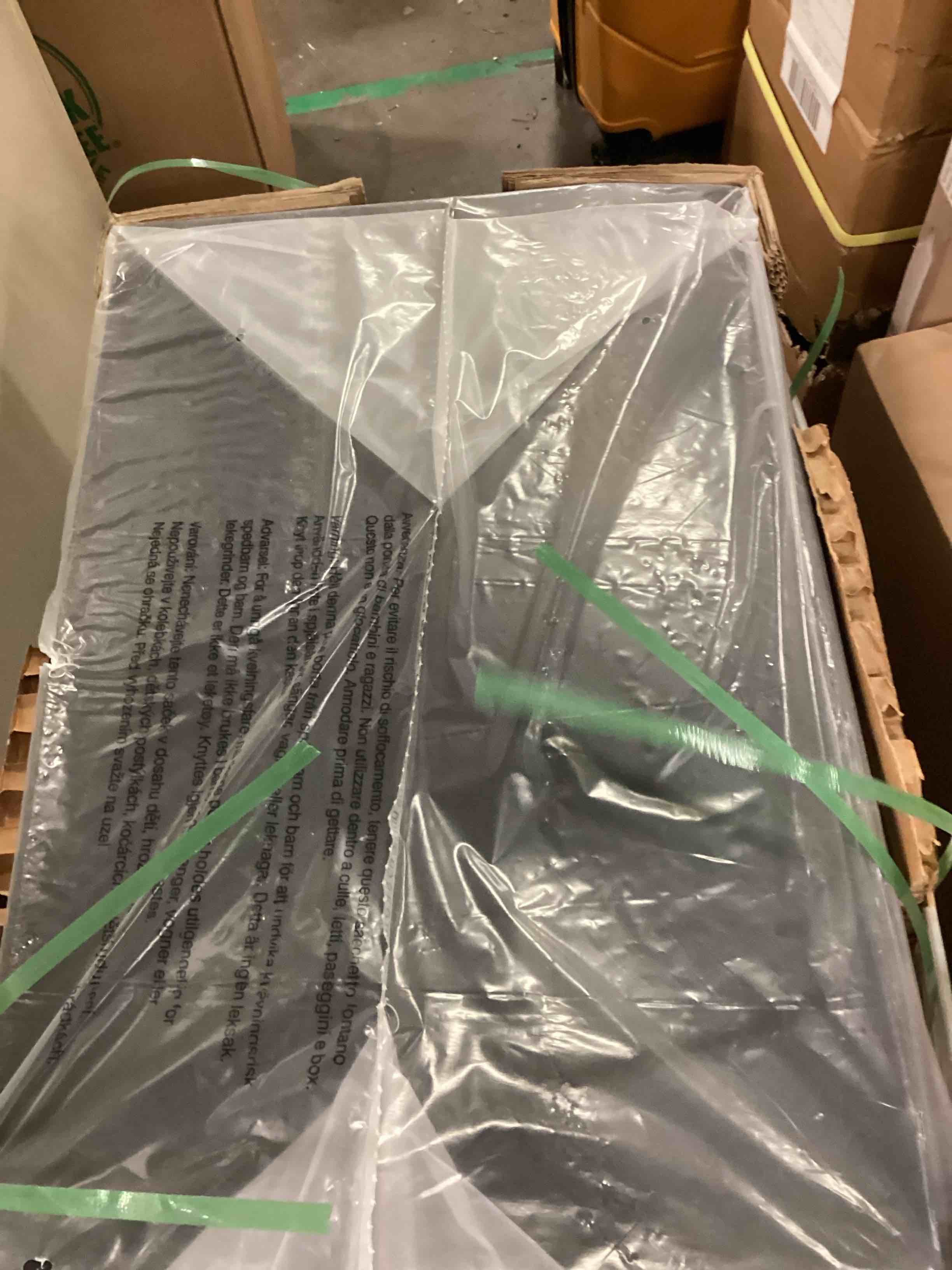 https://s3.amazonaws.com/lotting-images-prod/bidfta/GRA1750860_1744738714171.jpeg