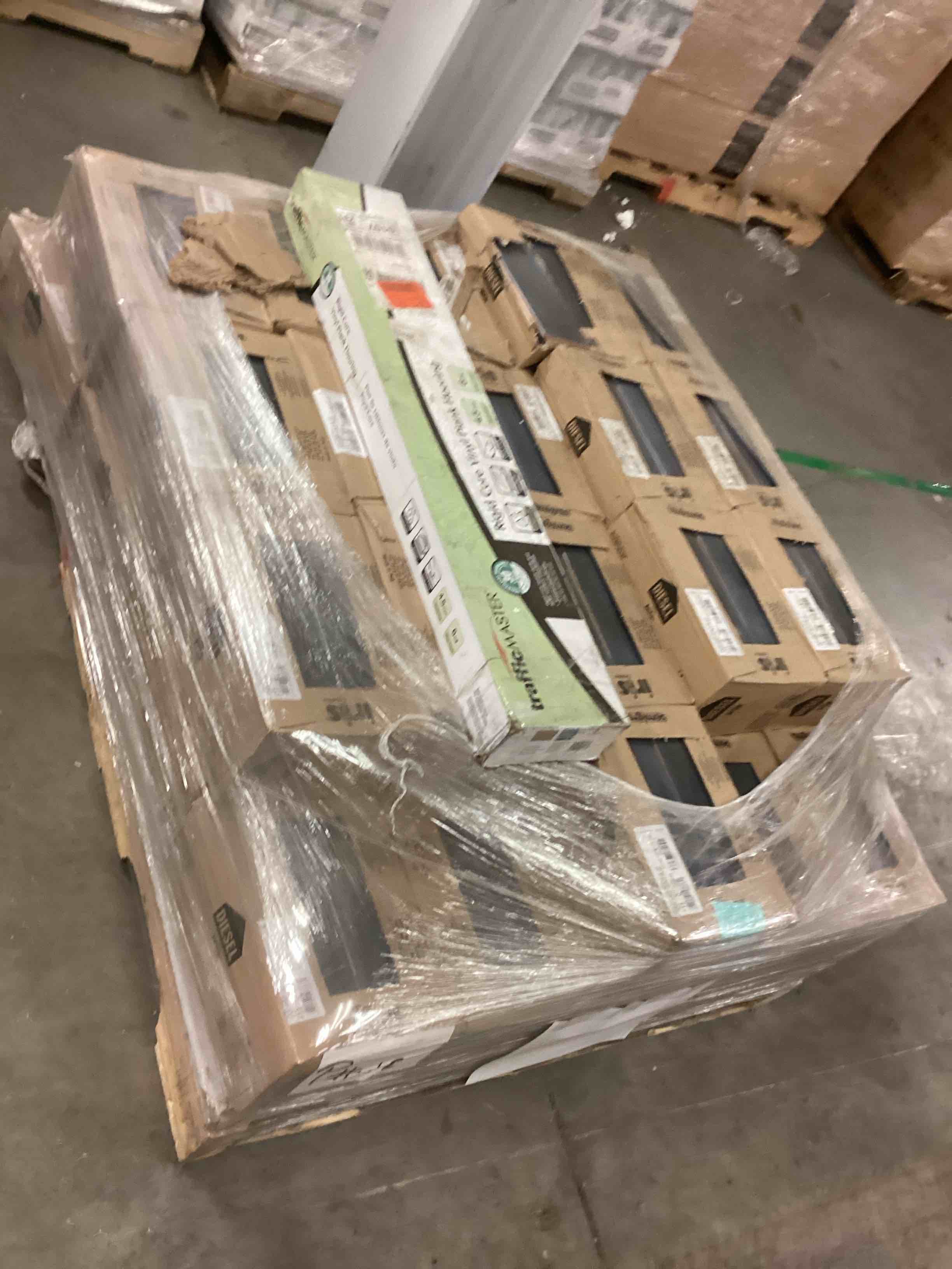 https://s3.amazonaws.com/lotting-images-prod/bidfta/GRA1751262_1745432936060.jpeg