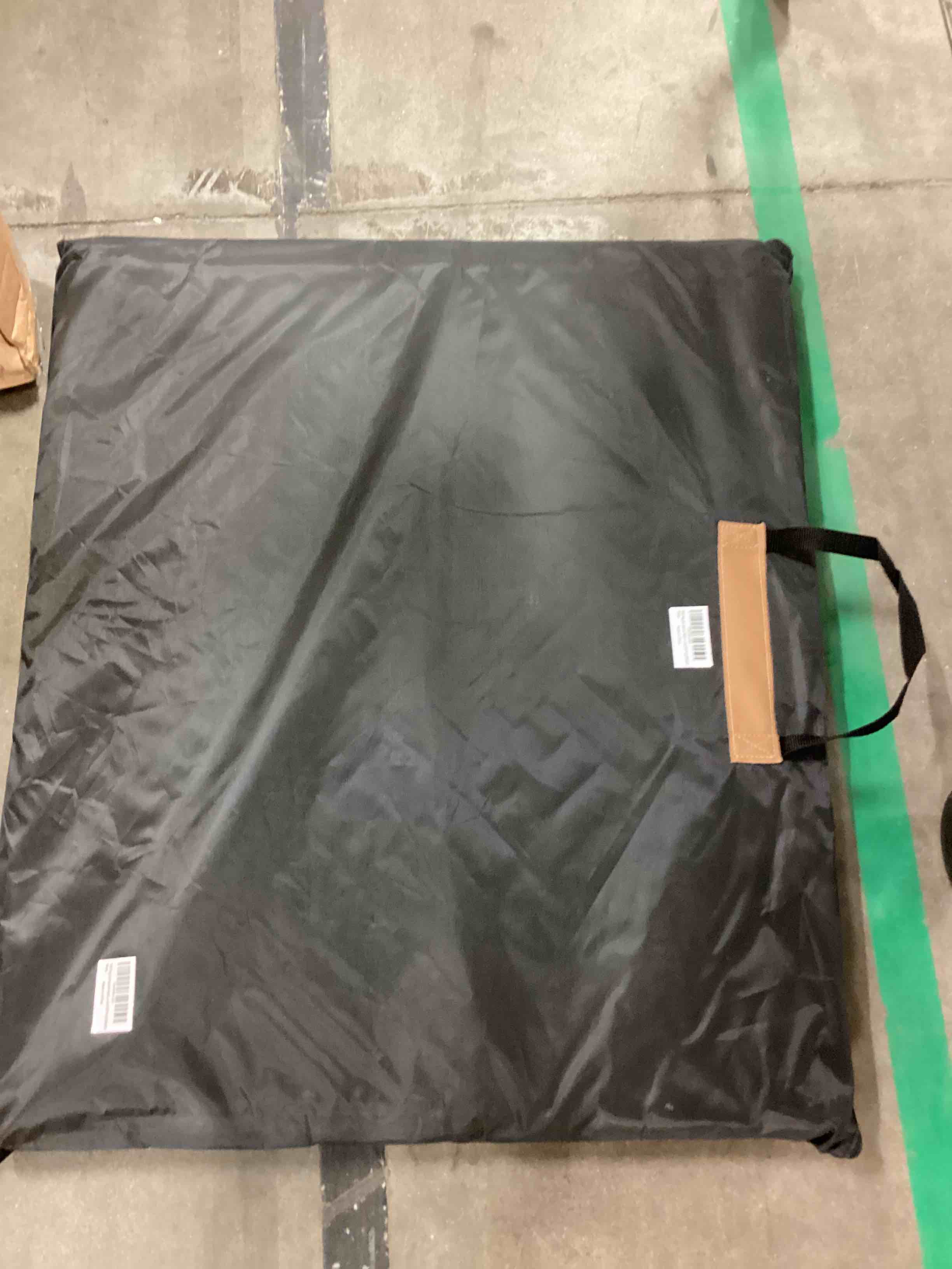 https://s3.amazonaws.com/lotting-images-prod/bidfta/GRA1751444_1745591002504.jpeg