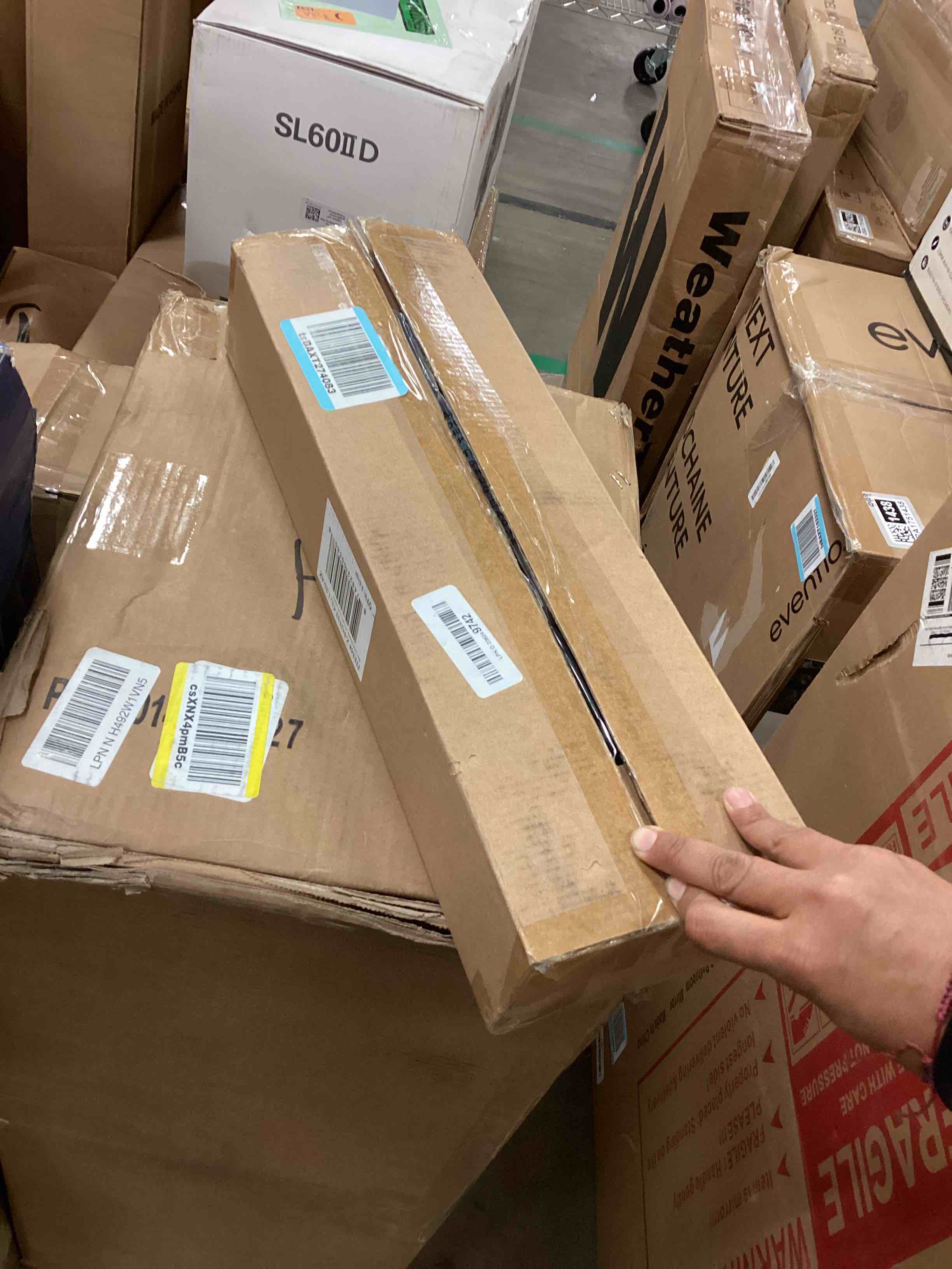 https://s3.amazonaws.com/lotting-images-prod/bidfta/GRA1751477_1745592493217.jpeg
