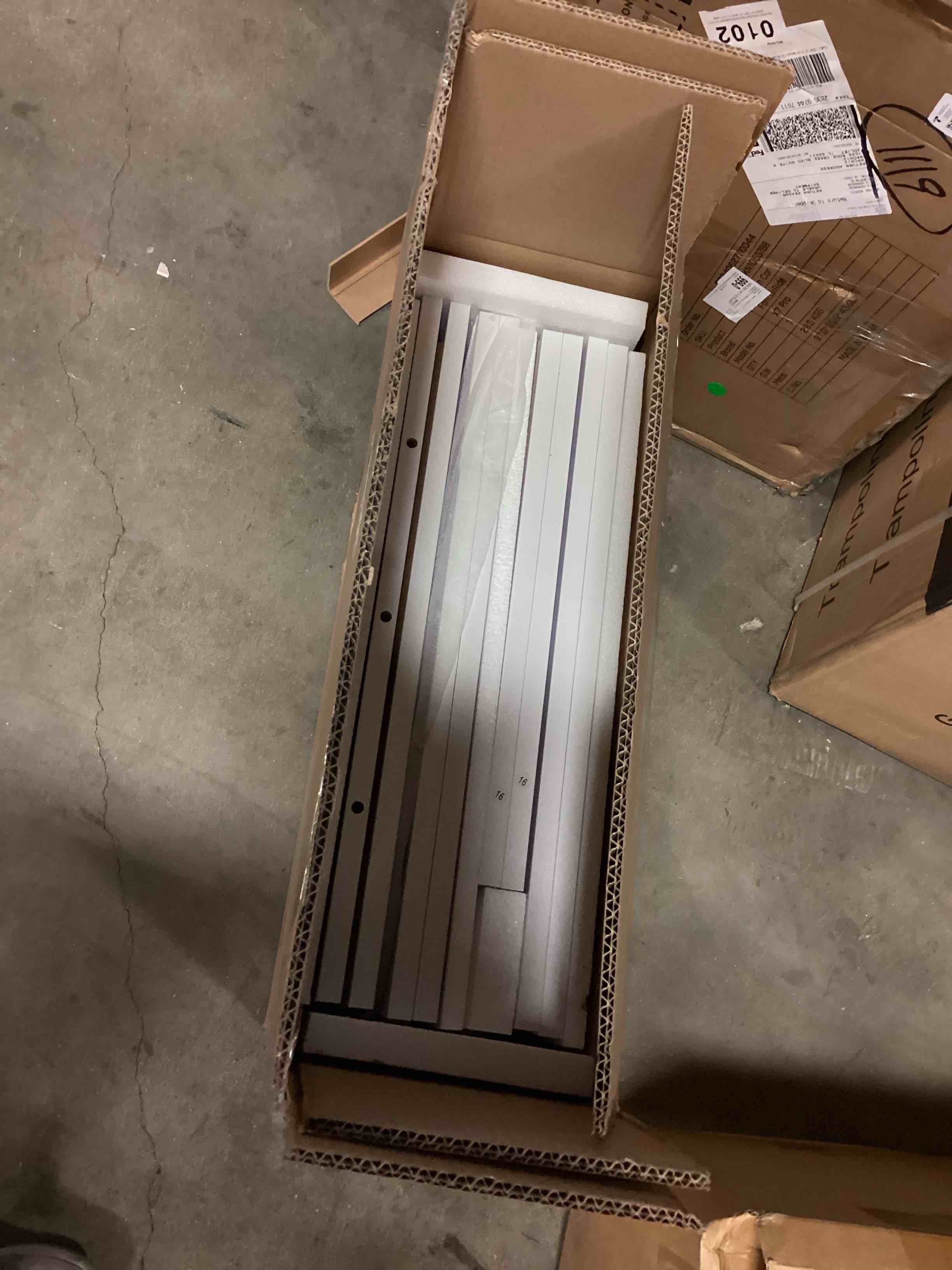 https://s3.amazonaws.com/lotting-images-prod/bidfta/GRA1751902_1746627931892.jpeg