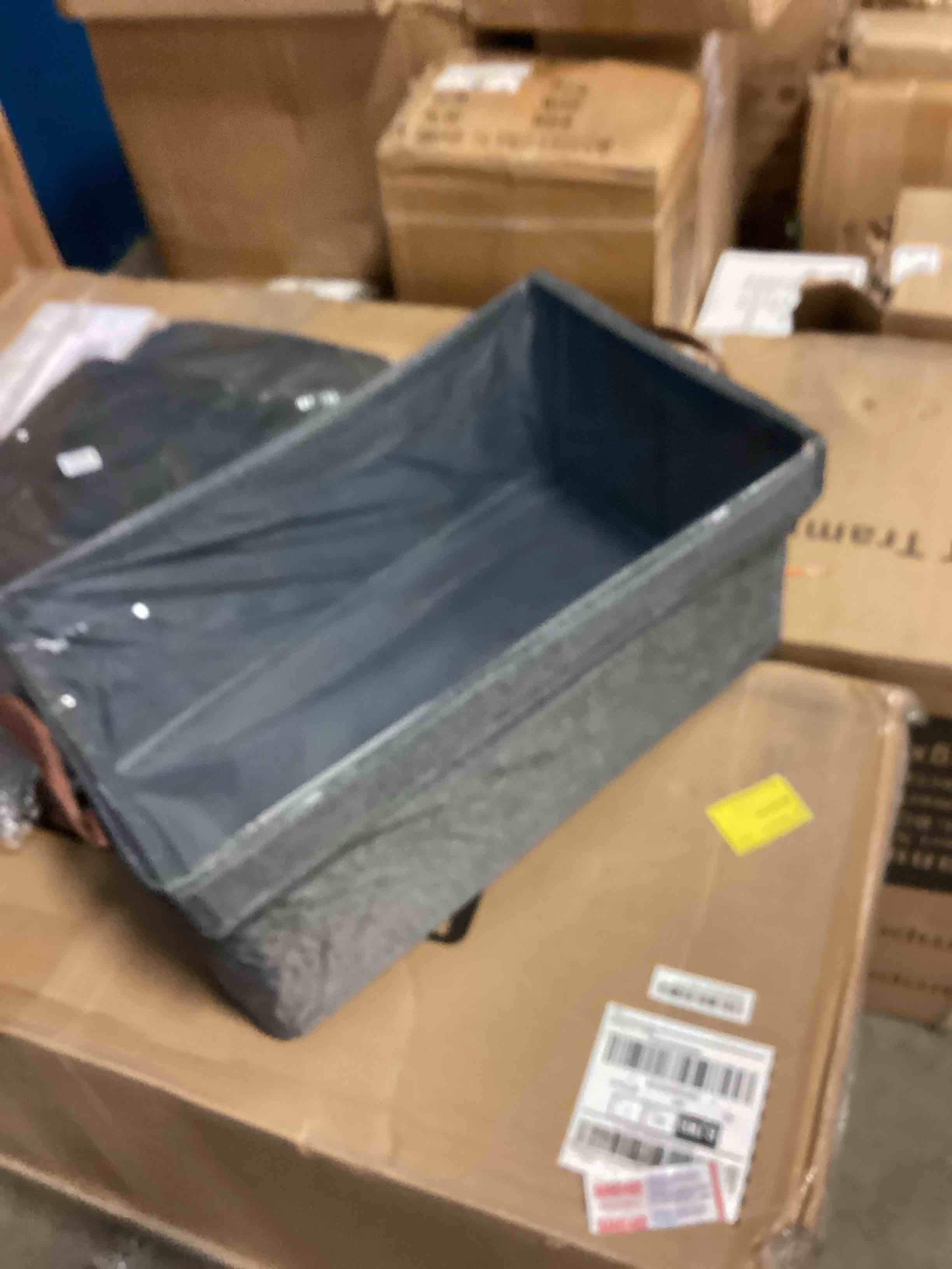 https://s3.amazonaws.com/lotting-images-prod/bidfta/GRA1751908_1746714840704.jpeg