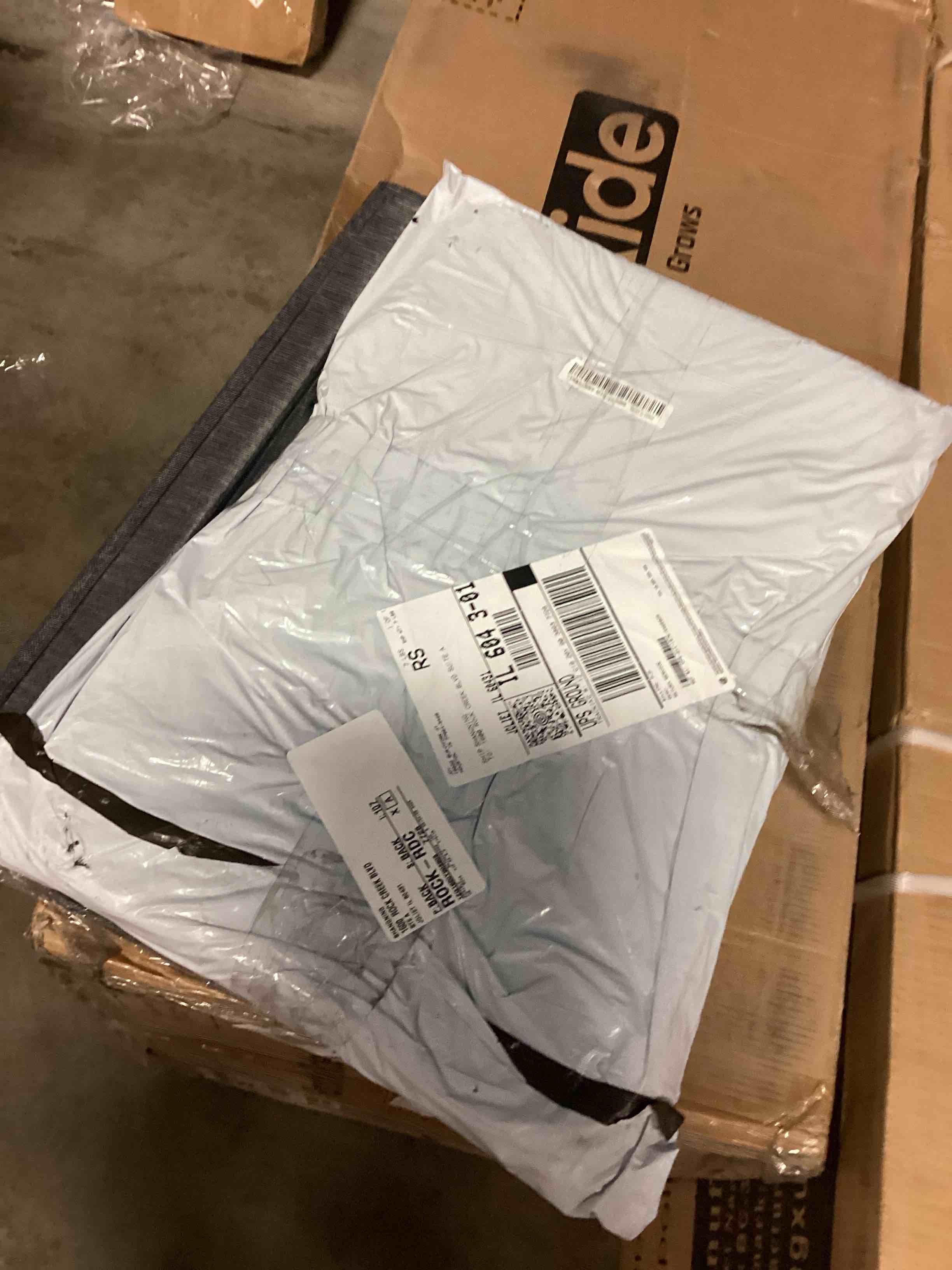 https://s3.amazonaws.com/lotting-images-prod/bidfta/GRA1751908_1746715197430.jpeg