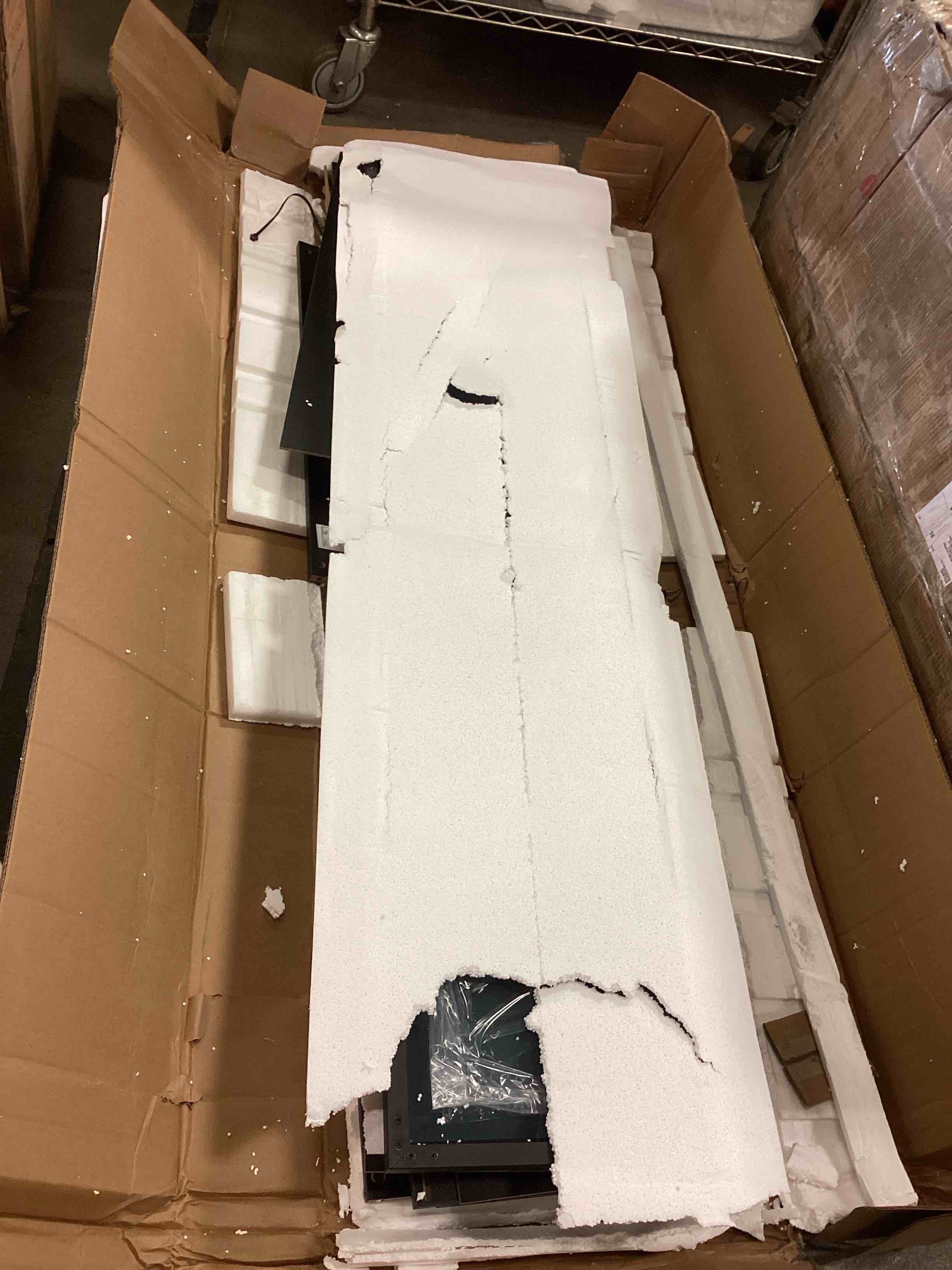 https://s3.amazonaws.com/lotting-images-prod/bidfta/GRA1752621_1750940949547.jpeg