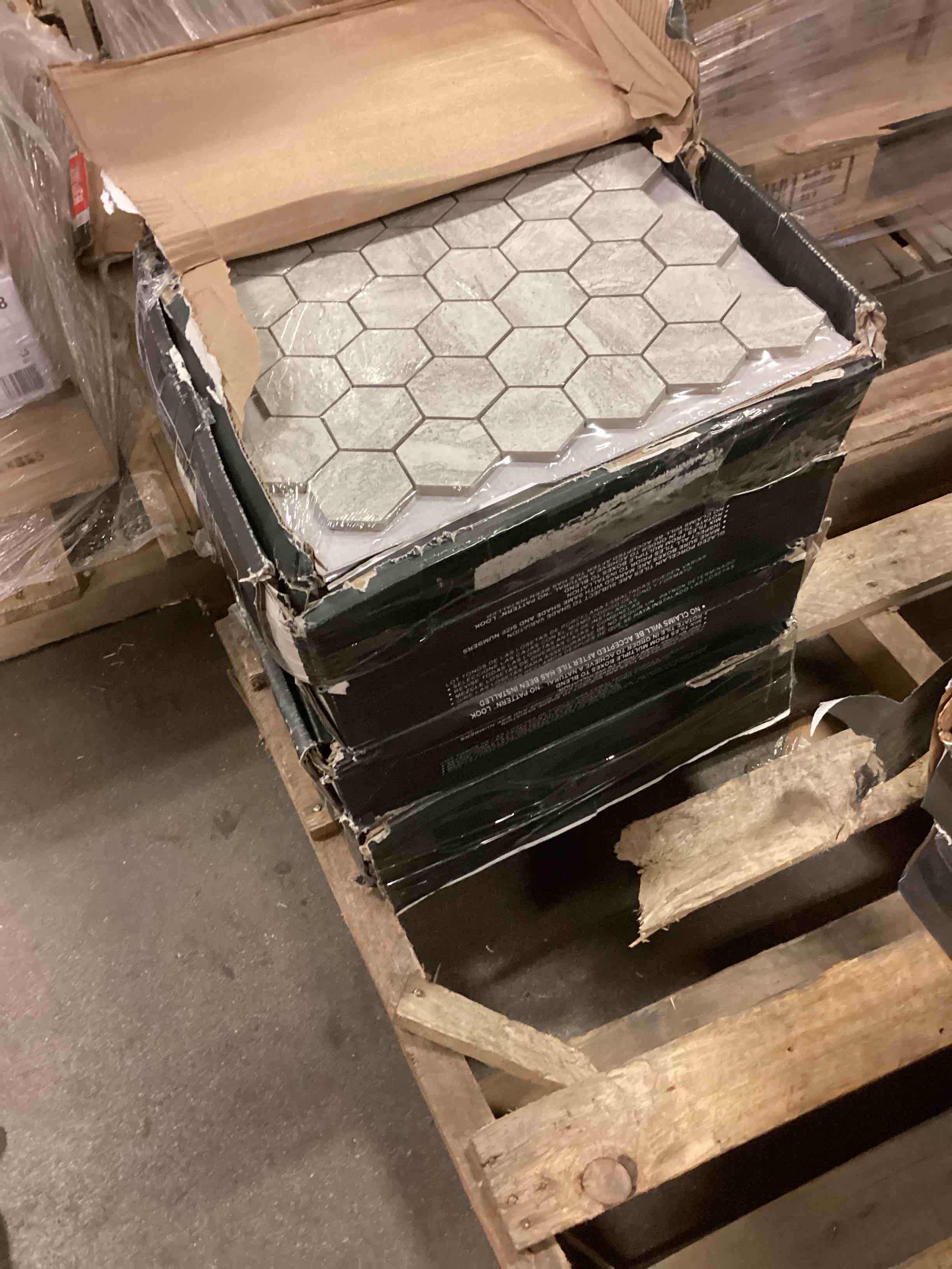 https://s3.amazonaws.com/lotting-images-prod/bidfta/GRA1752714_1751312983595.jpeg