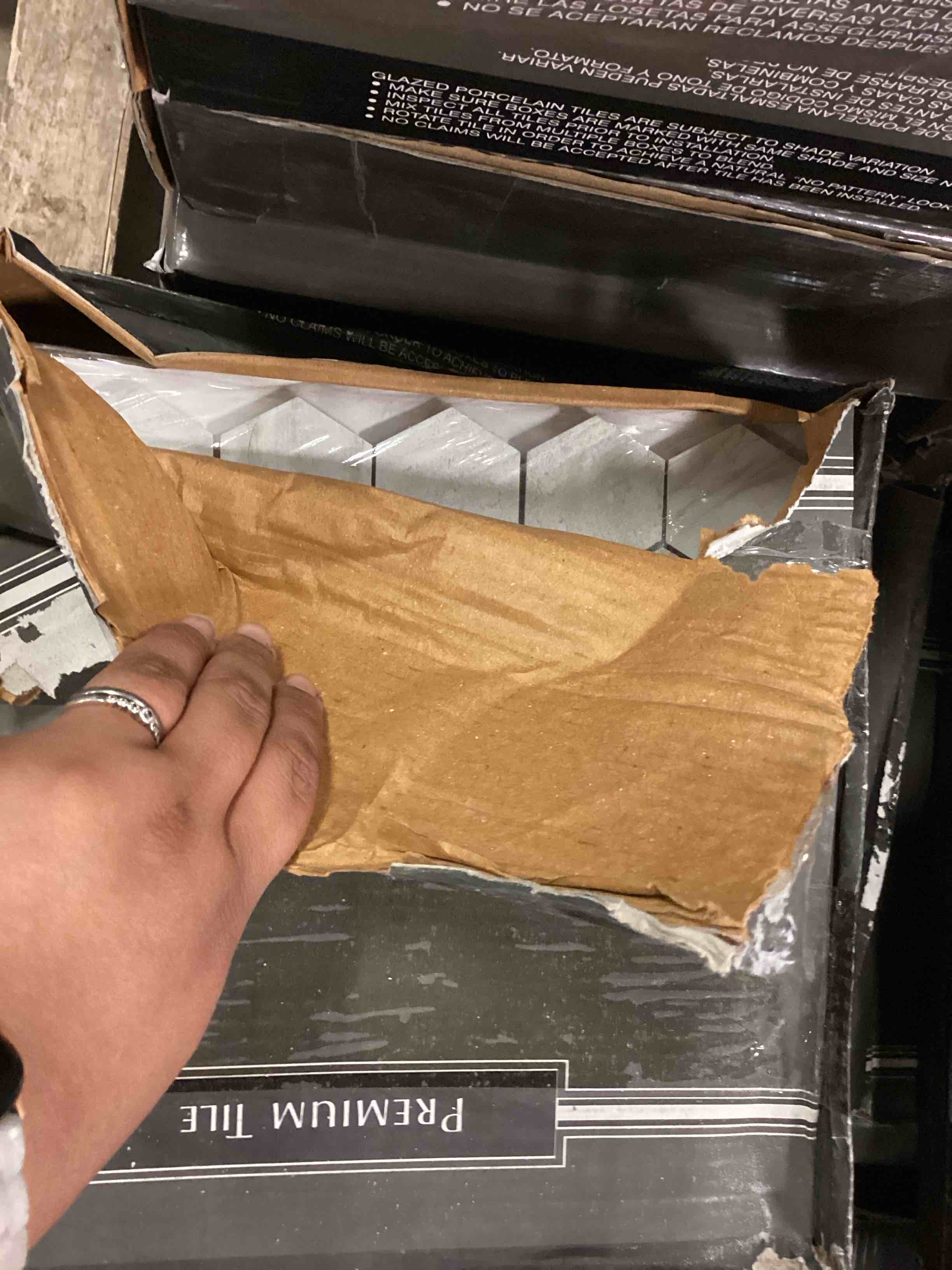 https://s3.amazonaws.com/lotting-images-prod/bidfta/GRA1752716_1751313160714.jpeg